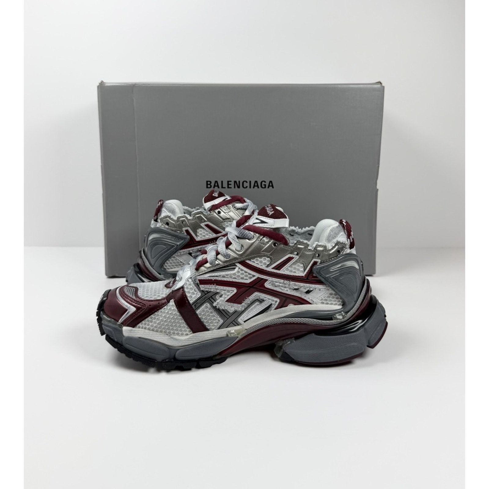 Balenciaga Size 39EU/6US - Balenciaga Runner Burgundy NEW! Size US 6 / EU 39 - 6 Thumbnail