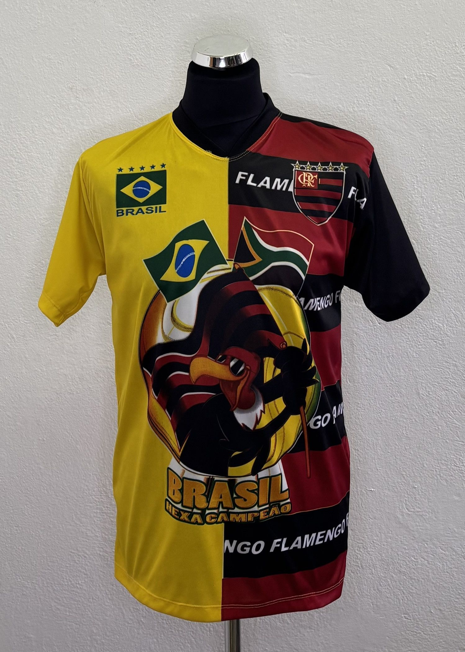 Vintage CR Flamengo Brazil Football Jersey Size M Size US M / EU 48-50 / 2 - 1 Thumbnail