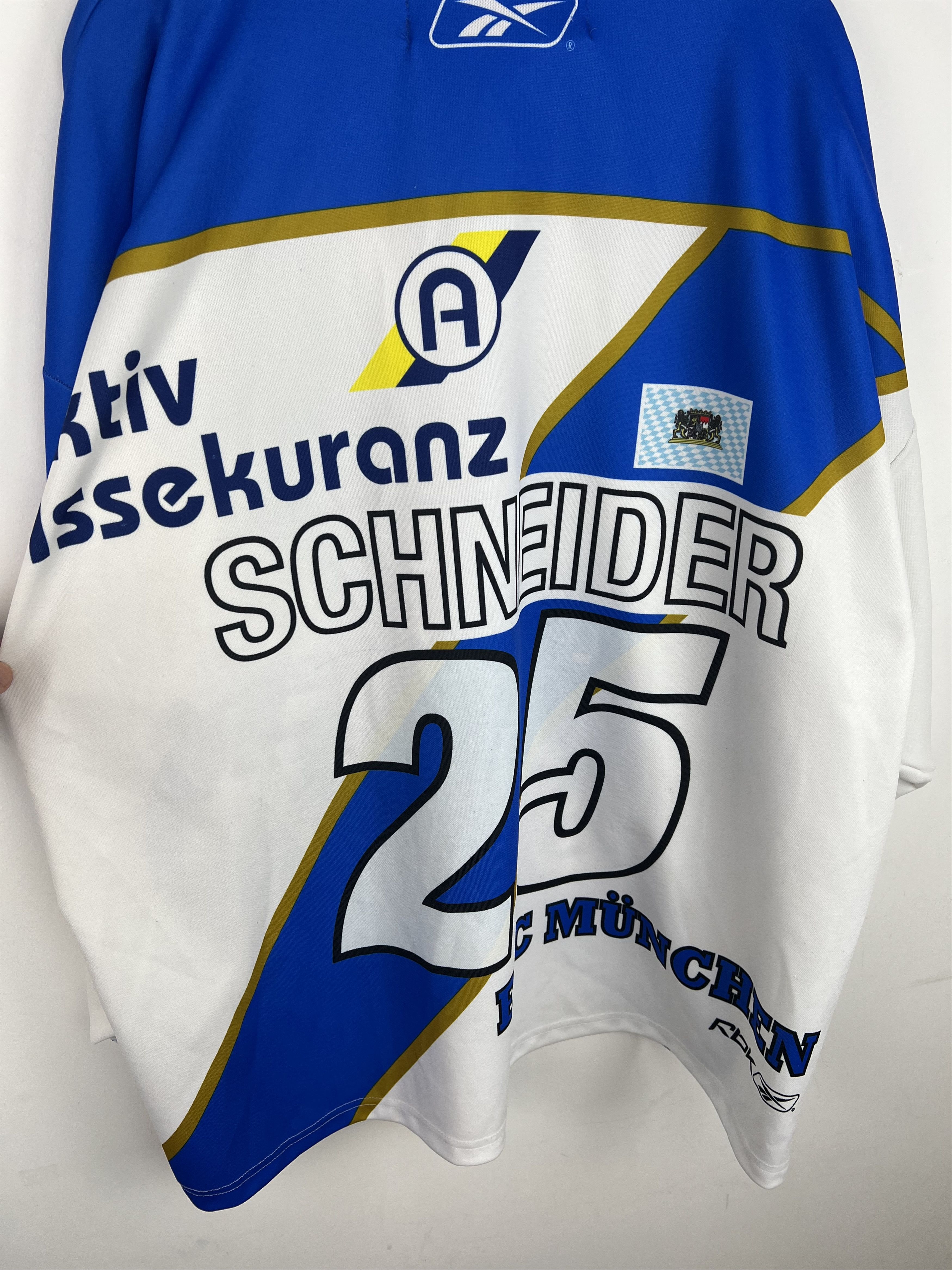 Ccm EHC Munchen München #25 SCHNEIDER hockey jersey Size US XL / EU 56 / 4 - 6 Thumbnail
