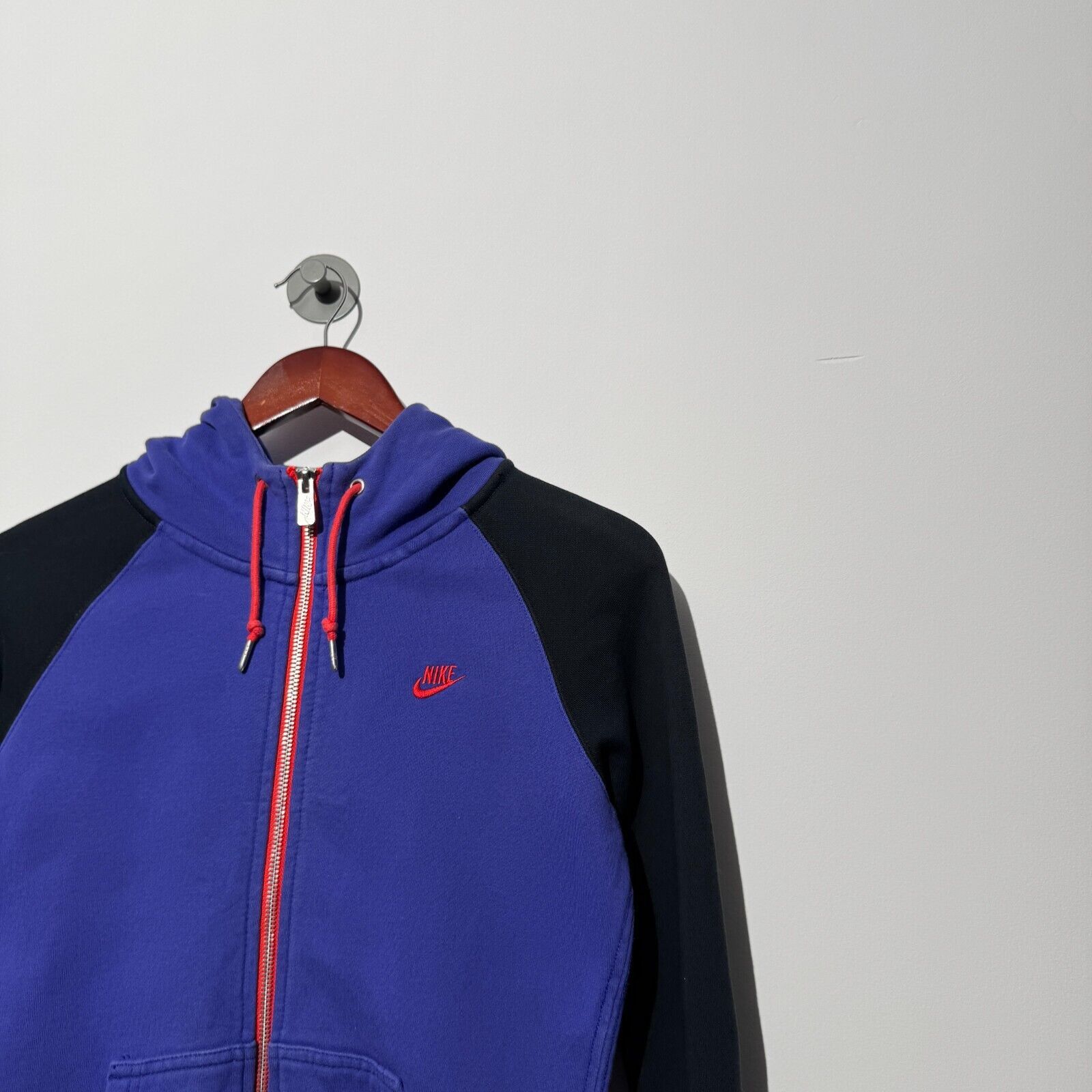 Nike Vintage Nike Unisex Purple Black Cotton Hoodie Size S Size US S / EU 44-46 / 1 - 6 Thumbnail