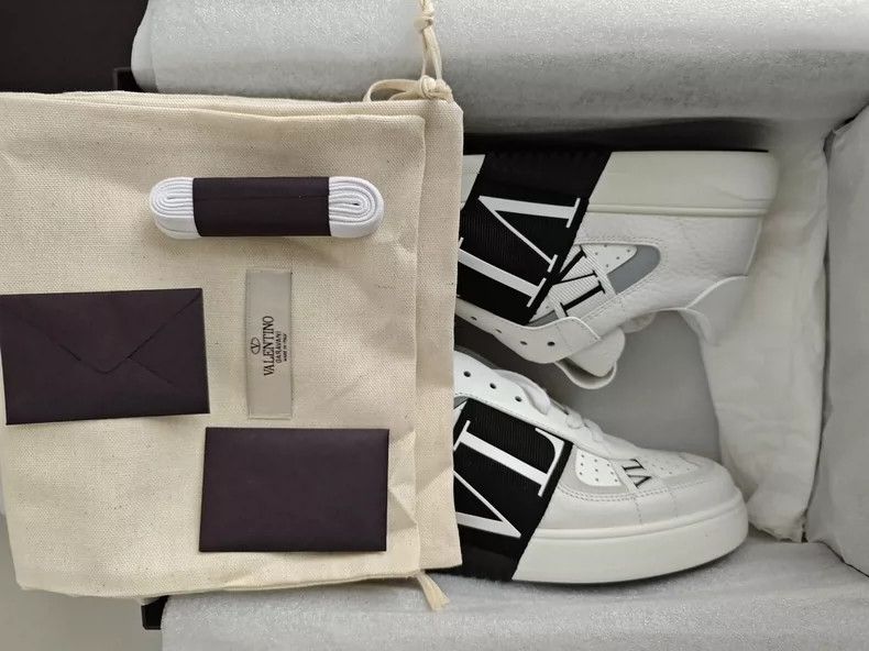 Valentino Valentino white black laced casual shoes Size US 7 / EU 40 - 6 Thumbnail