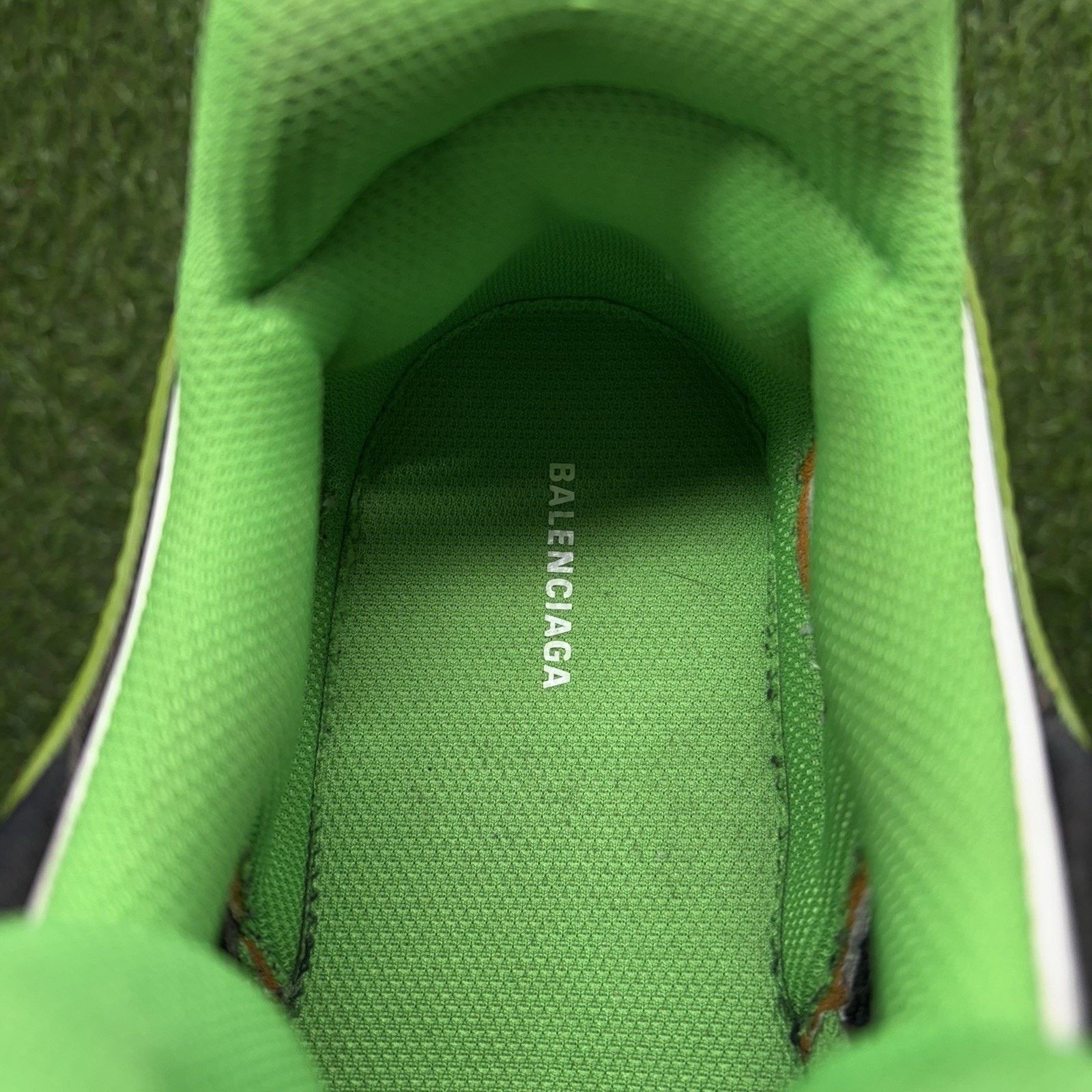 Balenciaga Balenciaga Track 2 Trainer ' White Green ' | GREAT COND! Size US 10 / EU 43 - 9 Thumbnail