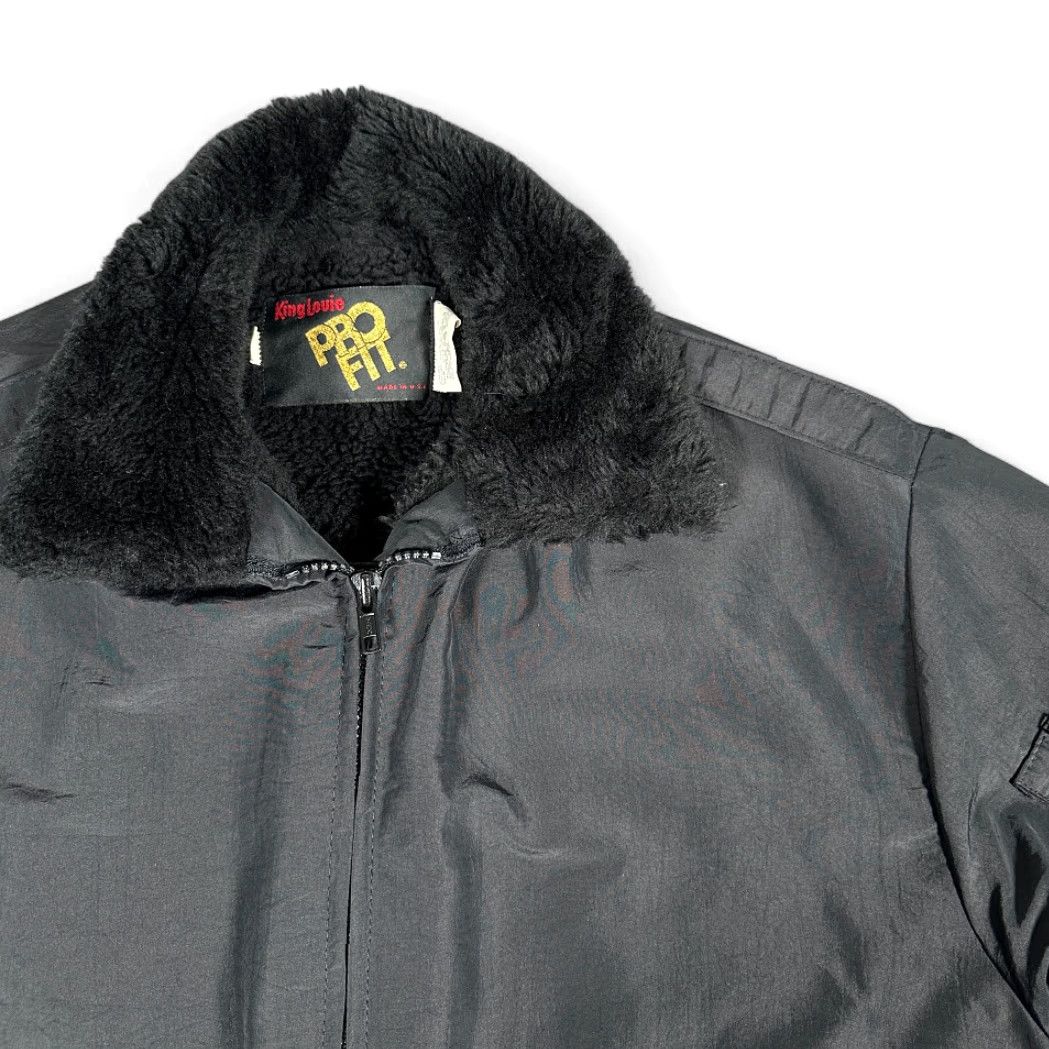 Vintage VINTAGE King Louie Jacket Bomber Adult LARGE Black Sherpa Fur Collar USA 80s Jacket Size US L / EU 52-54 / 3 - 2 Thumbnail