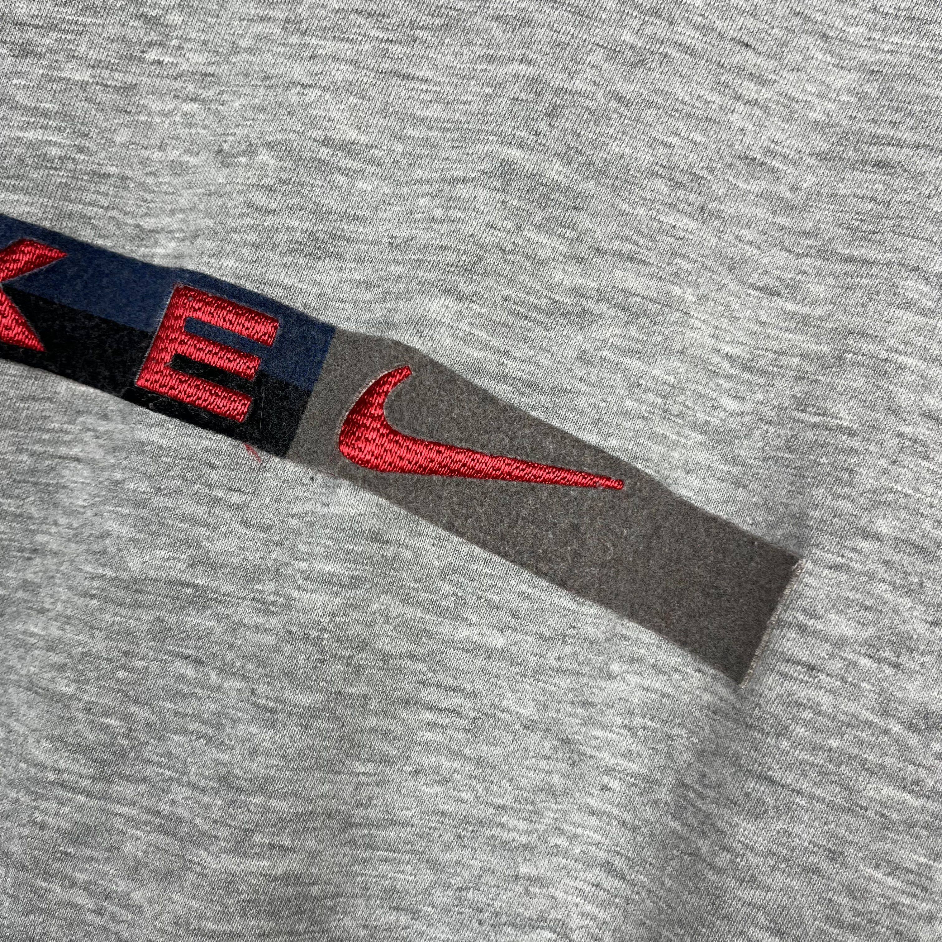 Nike Vintage Nike Embroidered Big Logo T Shirt 90’s Size US L / EU 52-54 / 3 - 11 Thumbnail