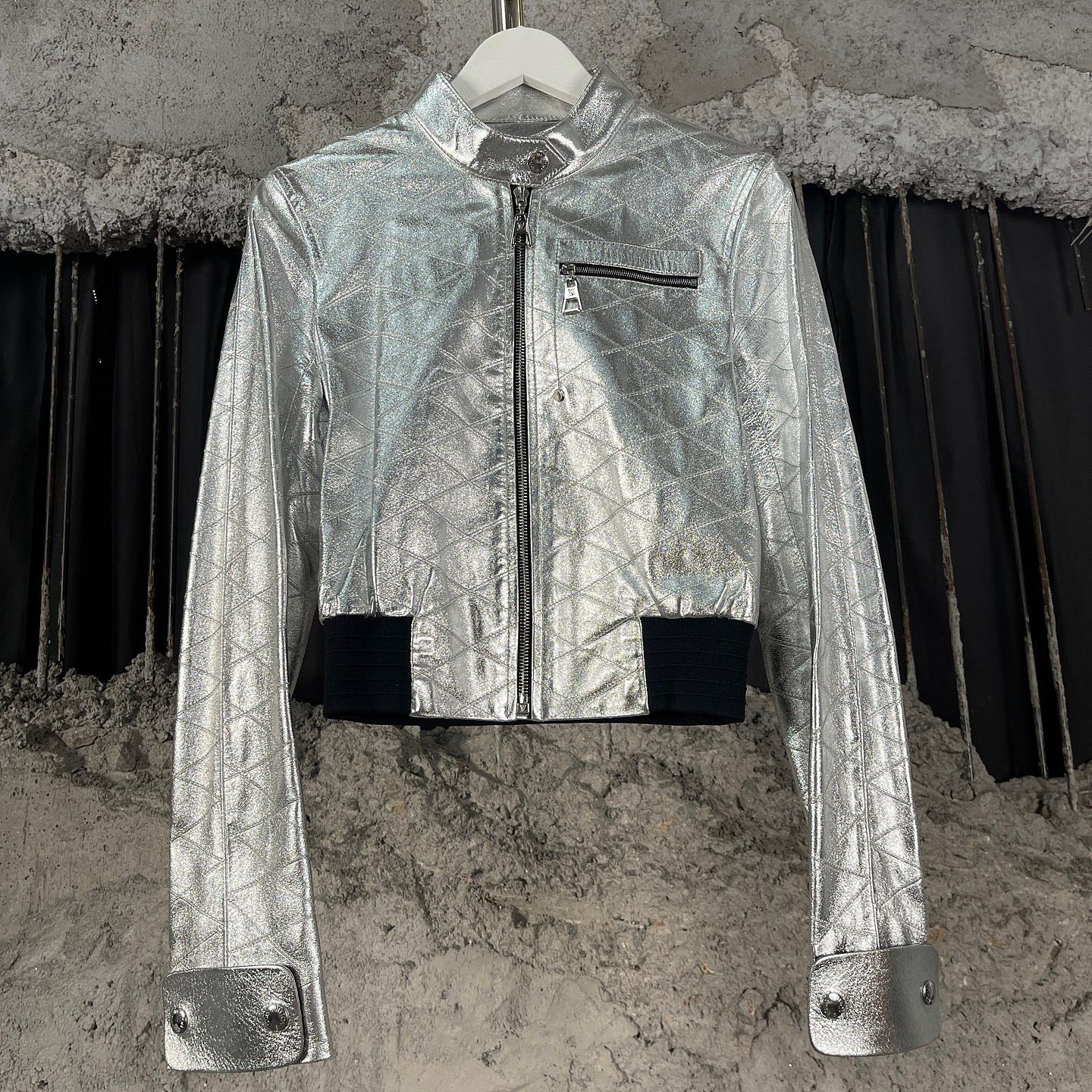 Louis Vuitton Louis Vuitton Metallic Quilted Jacket Size 34 Size XS / US 0-2 / IT 36-38 - 1 Thumbnail