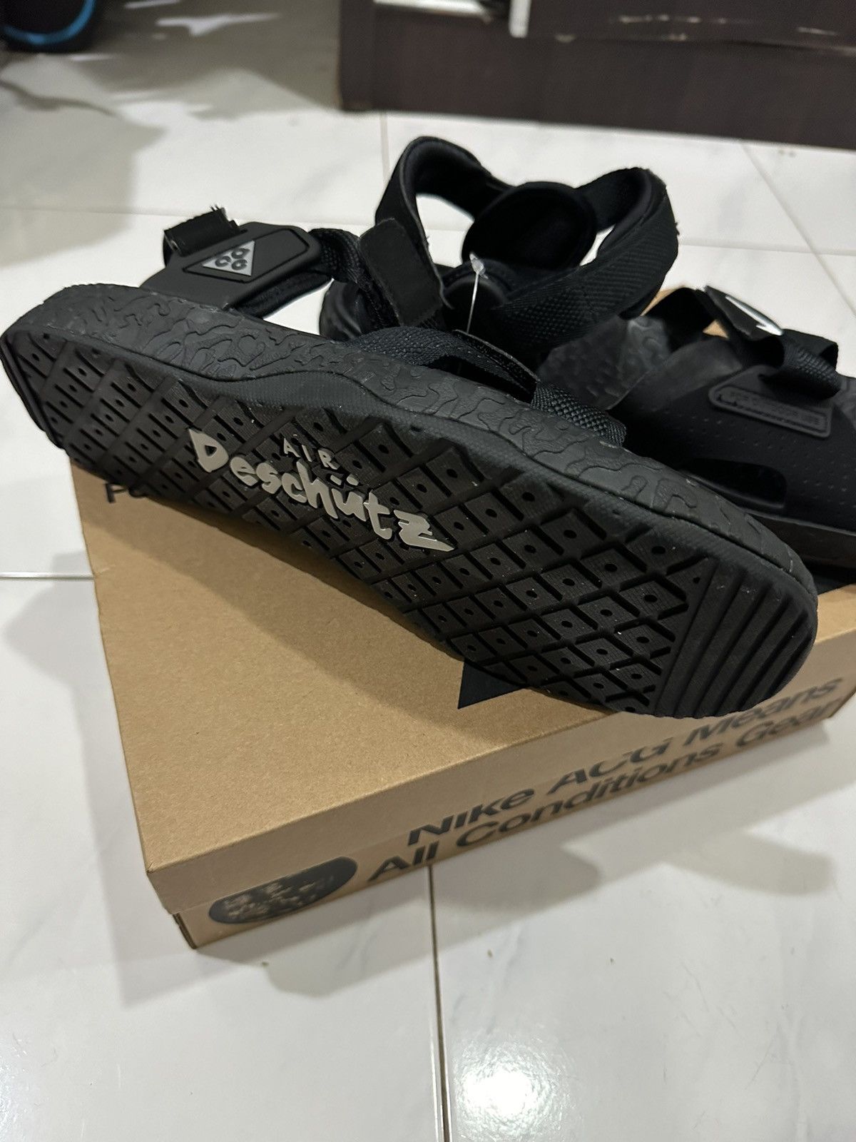 Nike ACG AIR Deschutz Black DS Size US 11 / EU 44 - 4 Thumbnail