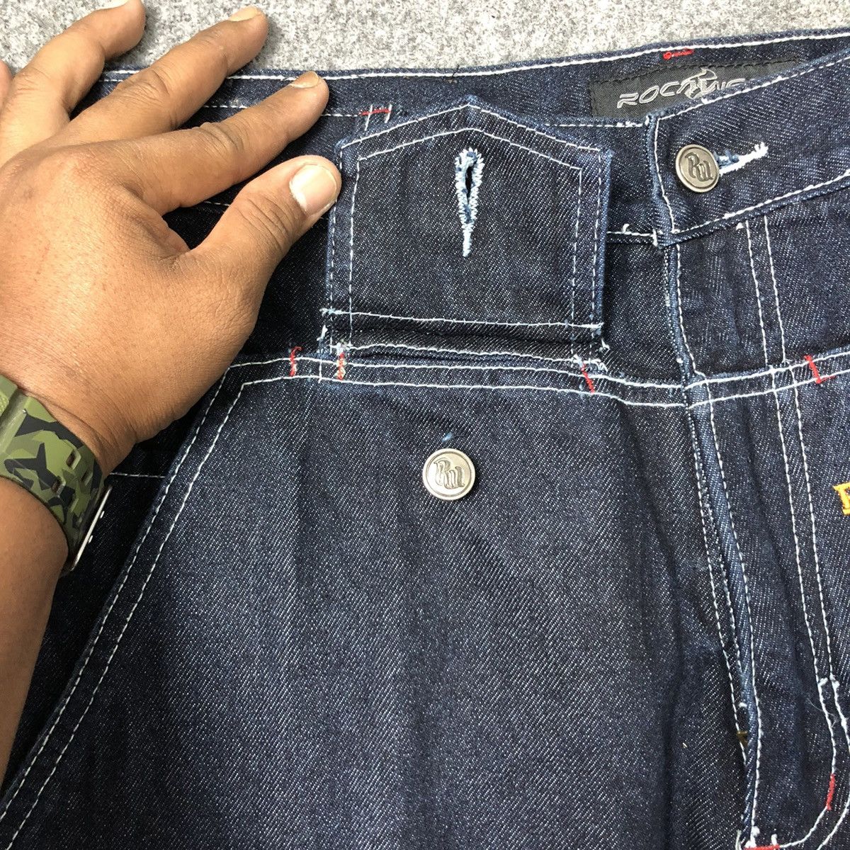 Rocawear 💢Rare💢 Vintage y2k ROCAWEAR Baggy Denim Jeans Size US 33 - 15 Thumbnail