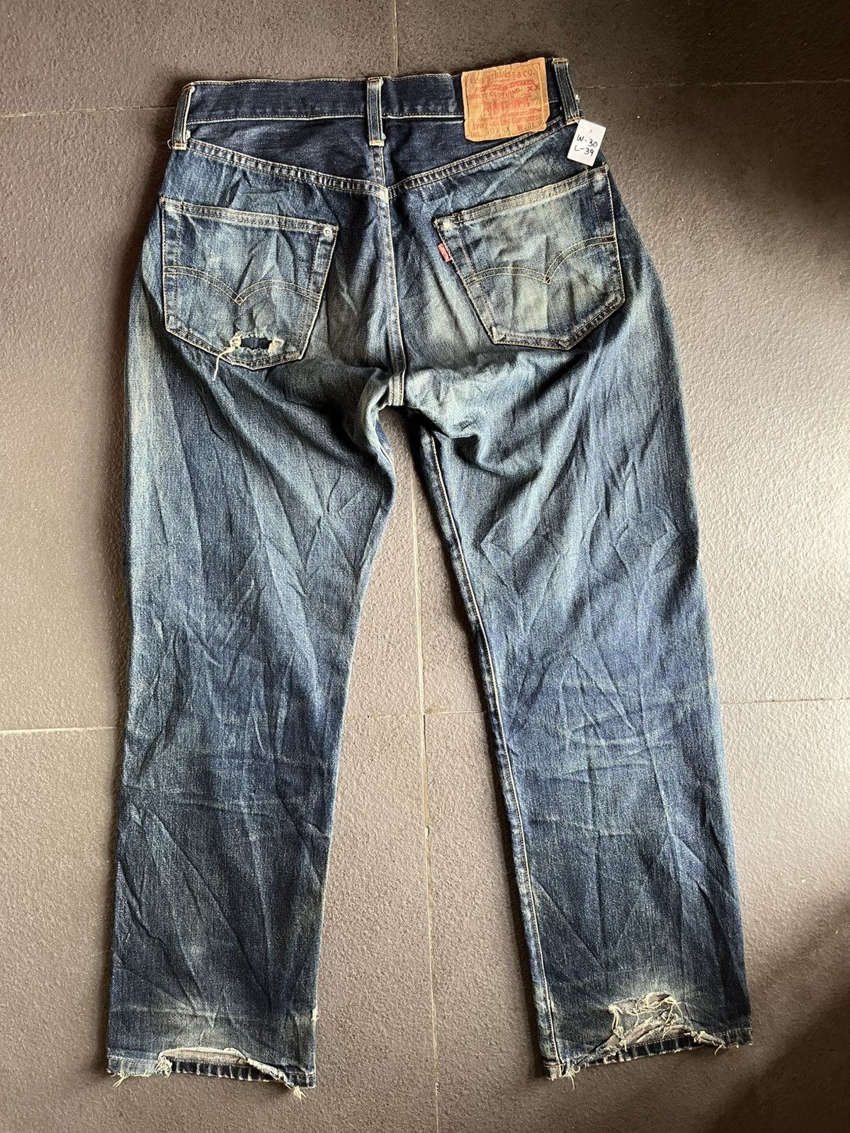 Levi's Vtg Big E 501 Levi’s Selvedge V-Stitch Distressed Late 90’s Size US 28 / EU 44 - 8 Thumbnail