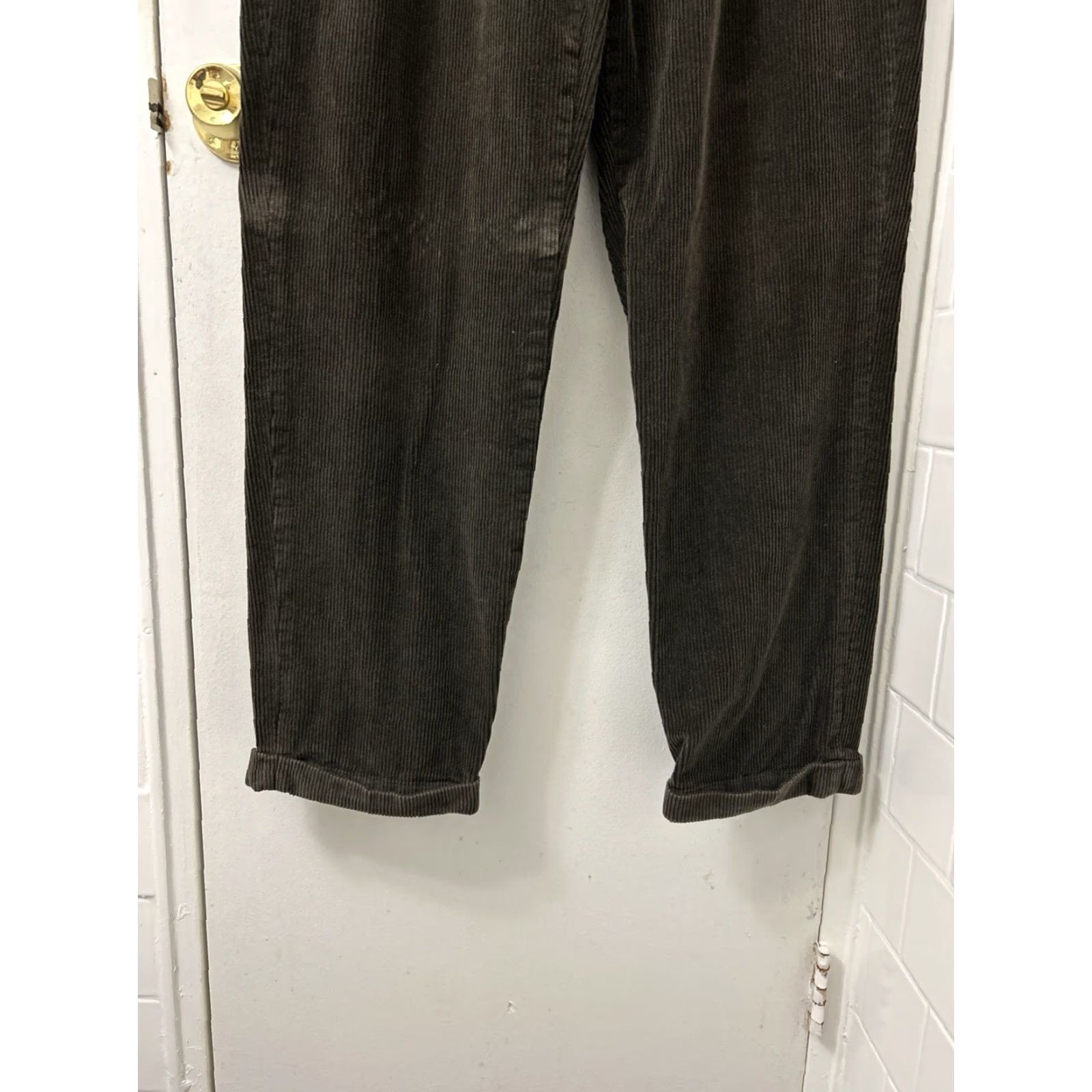 Brooks Brothers Brooks Brothers 346 Corduroy Pants Mens 34x32 Brown Pleated Trousers Front Pockets Classic Fit Vintage: No Regular Inseam 32" Style: Dress Pants Size US 34 / EU 50 - 3 Thumbnail