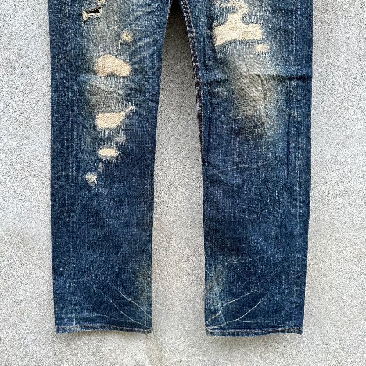 Japanese Brand JAPANESE TAKEO KIKUCHI JEANS RARE NICE FADING DENIM PANTS Size US 32 / EU 48 - 7 Thumbnail