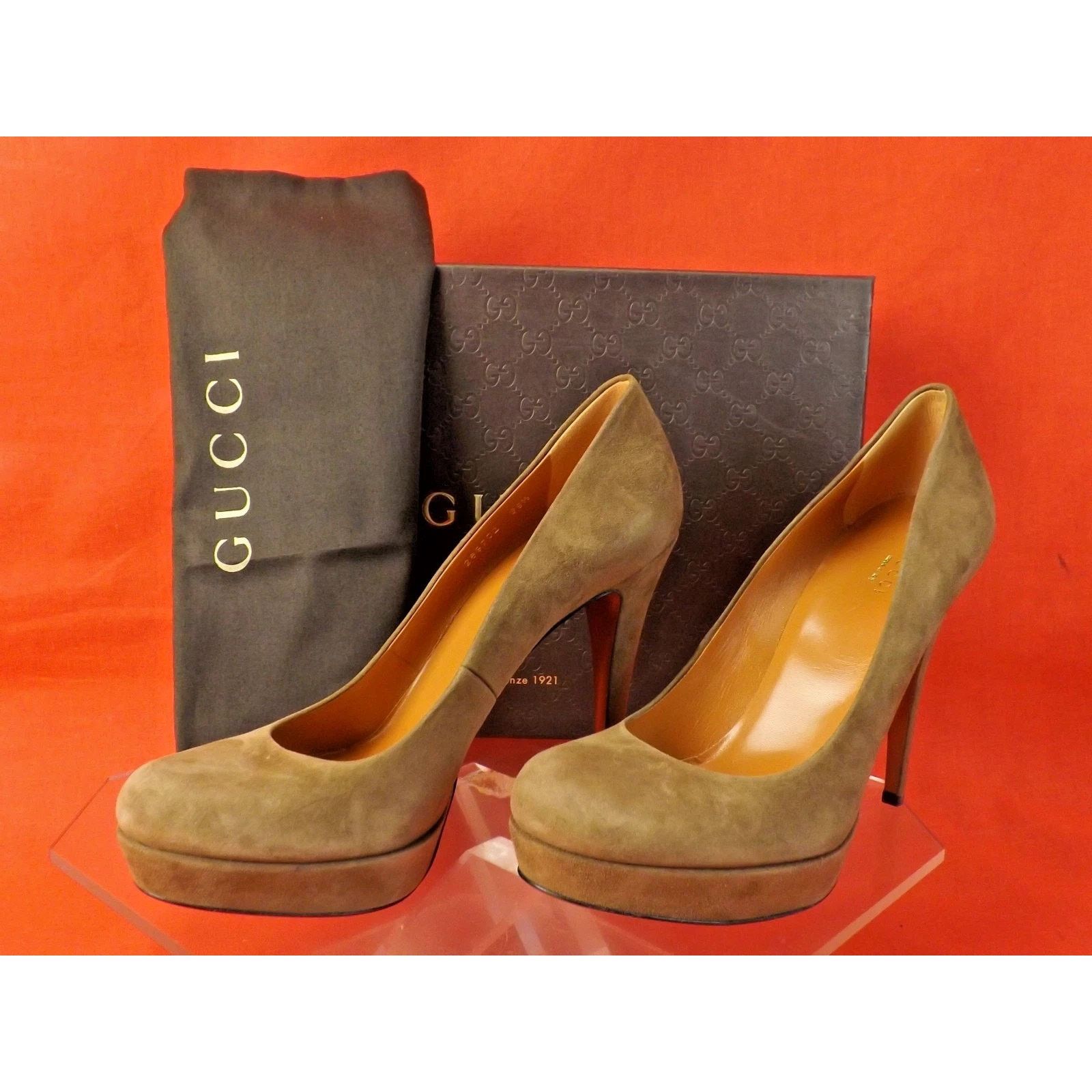 Gucci GUCCI BEIGE BROWN SUEDE BETTY PLATFORM PUMPS 39.5 #269702 Size US 9.5 / IT 39.5 - 4 Thumbnail