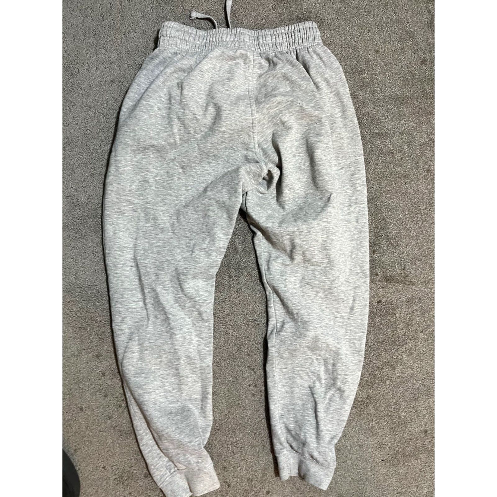 H&M H&M Joggers Sweatpants Regular Fit Solid Gray XS Mens Pants Slim Regular Fit Color: Gray Style: Sweatpants Size US 27 - 3 Thumbnail