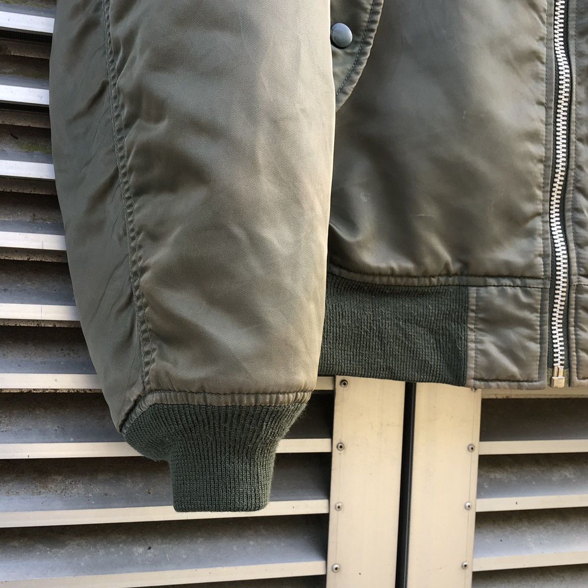 Vintage Vintage 90s Uniqlo Sun Faded Ma-1 Bomber Jacket Size US XL / EU 56 / 4 - 14 Thumbnail