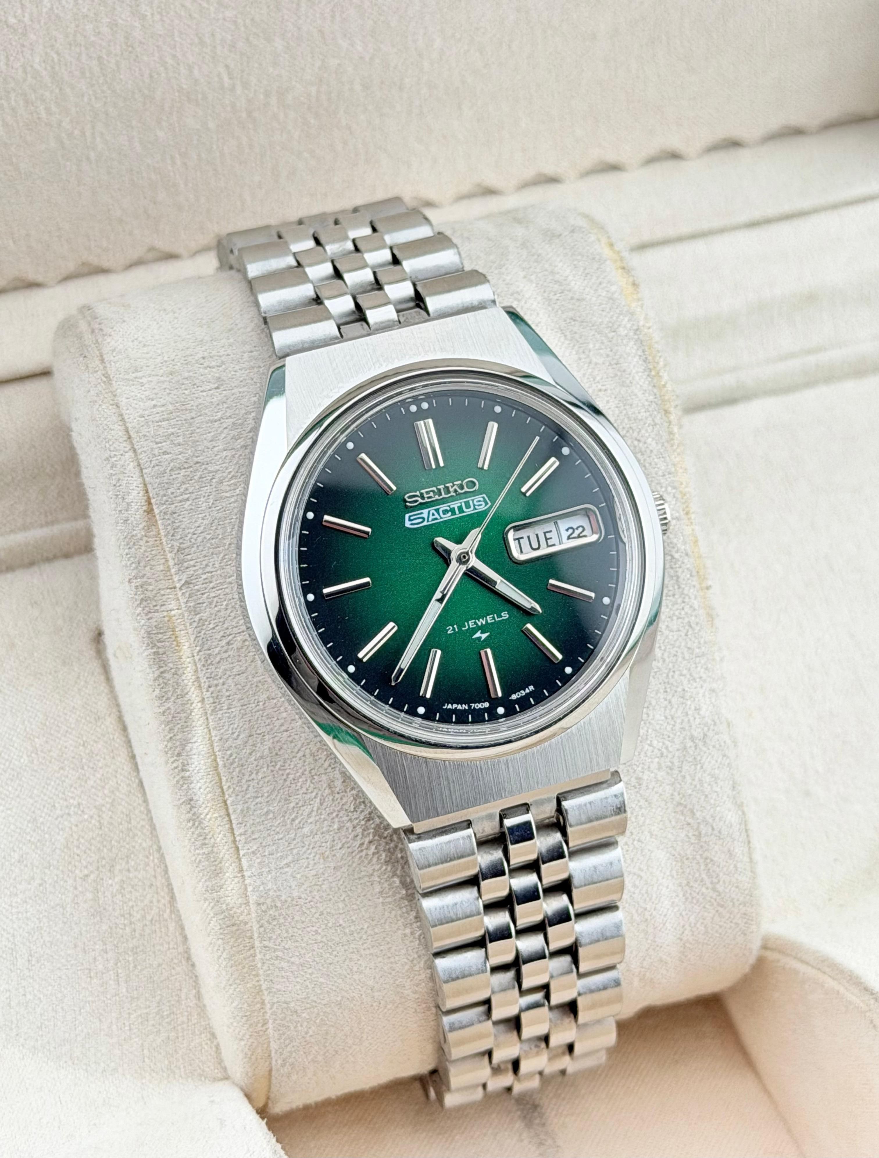 Seiko Vintage Seiko 5 Actus Men's Wrist Automatic Watch|Day-Date Size 36 - 3 Thumbnail