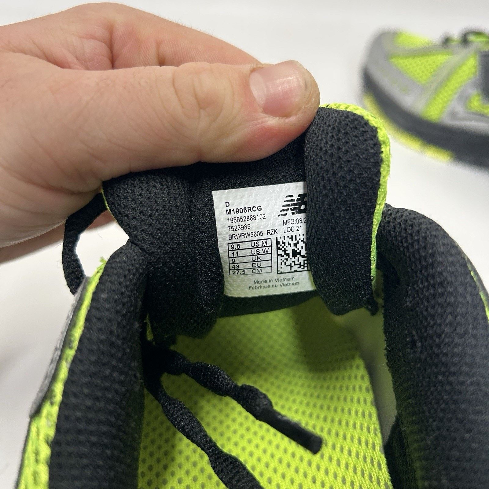 New Balance New Balance 1906R “Volt Black Silver” M1906RCG Size US 9.5 / EU 42-43 - 6 Thumbnail