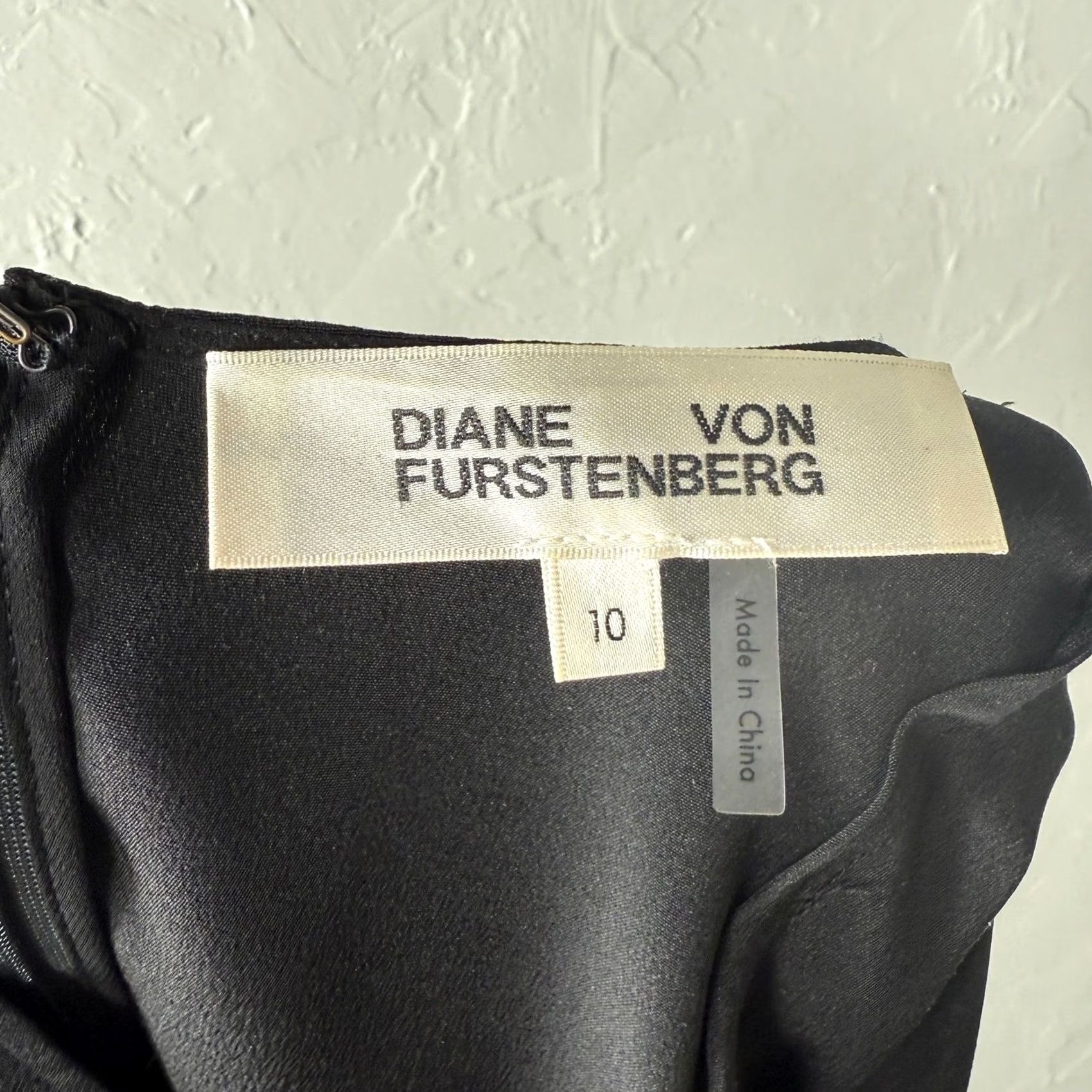 Diane von Furstenberg Diane Von Furstenberg Romper 10 Silk V neck Tie Designer Women's Vv28 Size 32" / US 10 / IT 46 - 5 Thumbnail