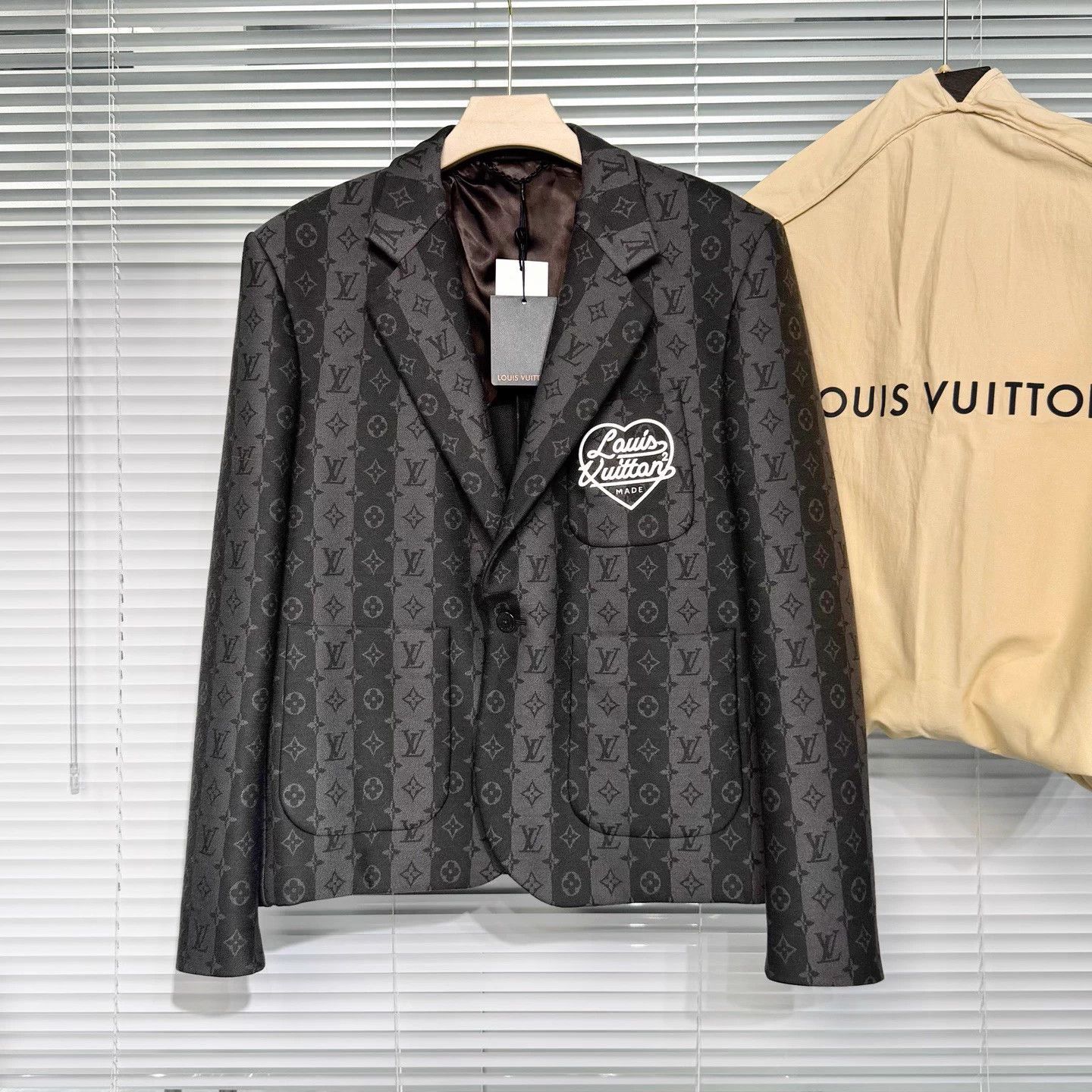 Louis Vuitton [Almost New] Louis Vuitton Suit Jacket Size US M / EU 48-50 / 2 - 1 Thumbnail
