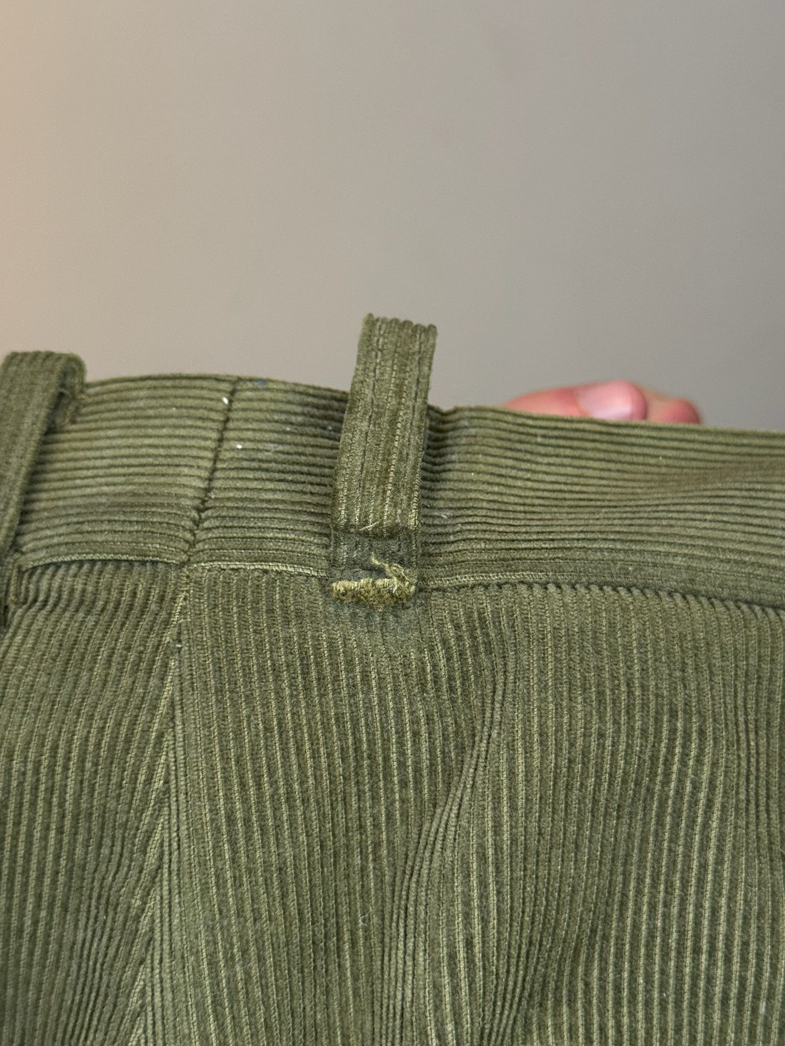 Olive Olive Brand Green Corduroy Pleated Trousers (30x25) Size US 30 / EU 46 - 3 Thumbnail