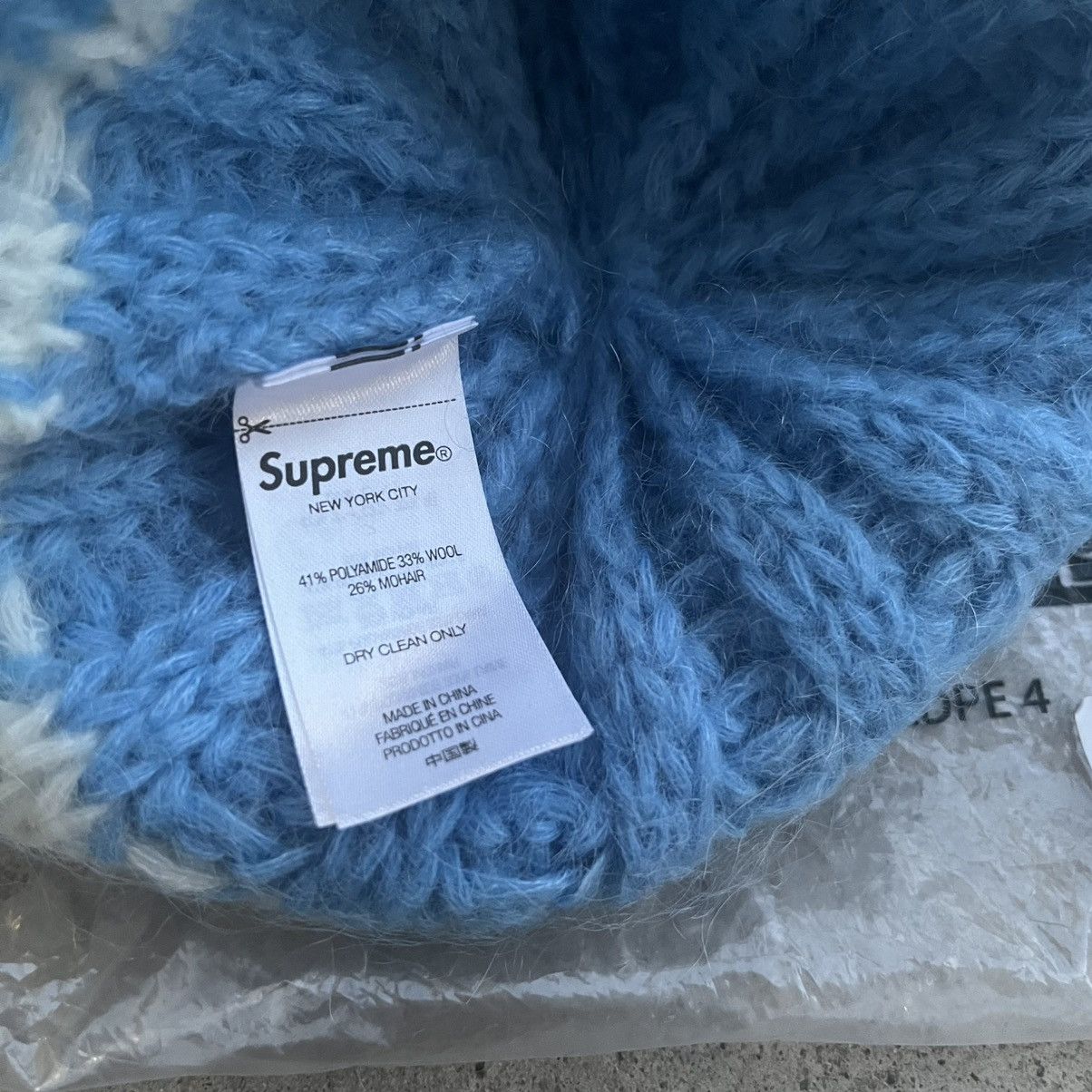 Supreme F/W 24 Supreme Fuzzy Alpaca Beanie Size ONE SIZE - 3 Thumbnail