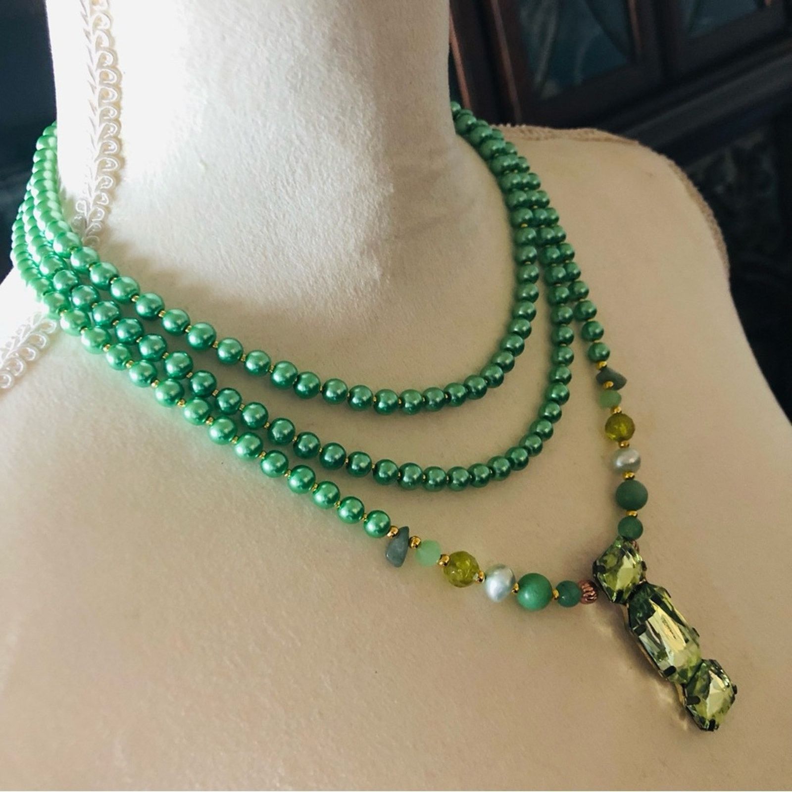 Handmade Handcrafted repurpose green stone pendant Pearl necklac Size ONE SIZE - 3 Thumbnail