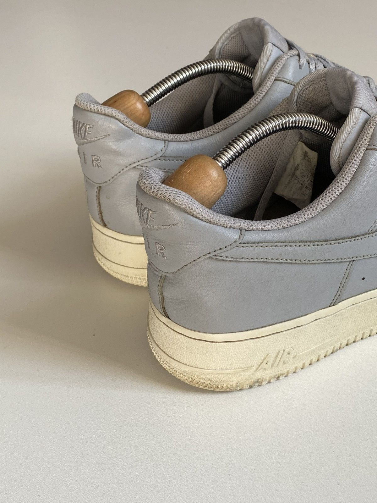 Nike 🔥 NIKE AIR FORCE 1 LOW GREY CASUAL ESSENTIALS SNEAKERS Size US 12 / EU 45 - 6 Thumbnail