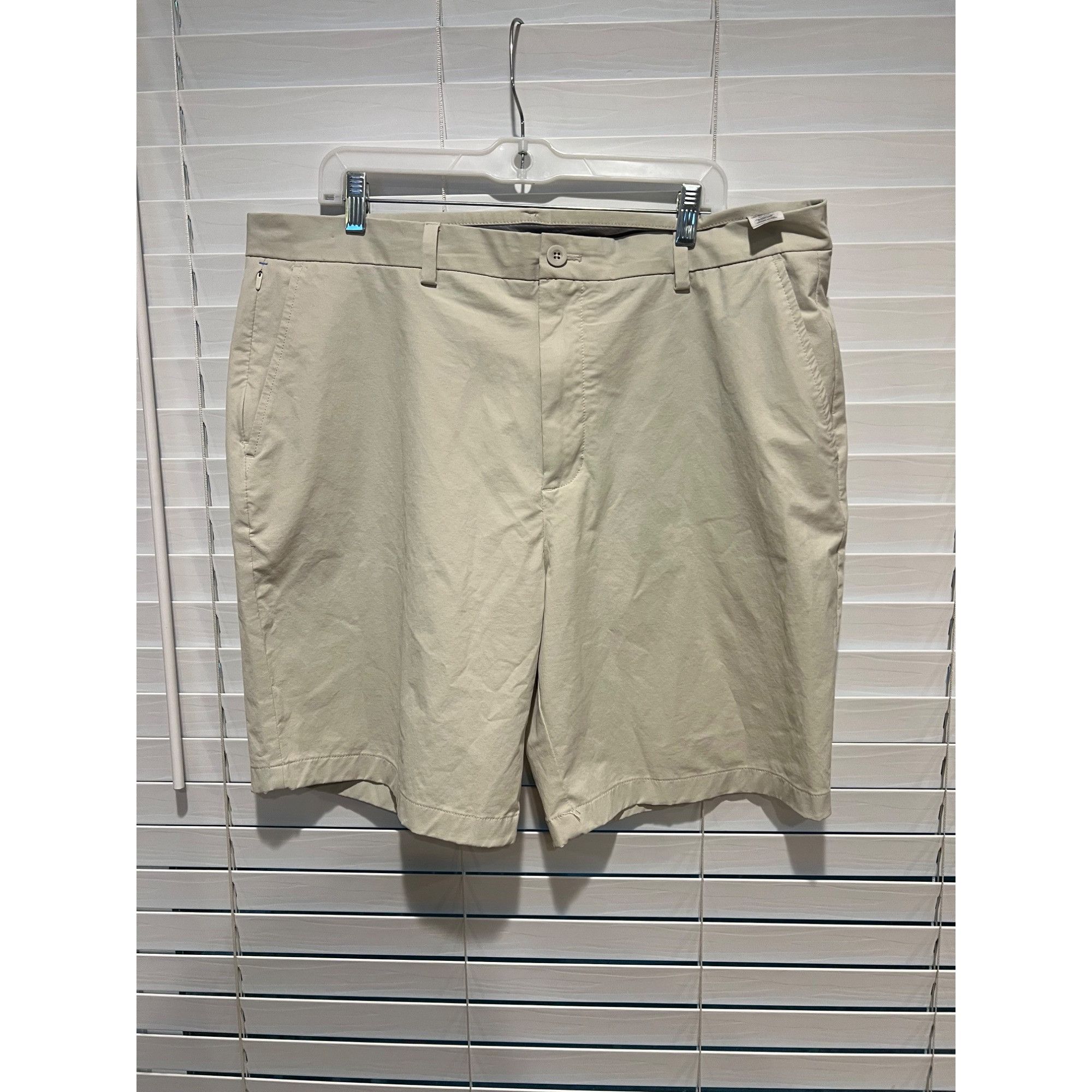 Vineyard Vines Vineyard Vines Mens OTG Performance Shorts - Size 38 Size US 38 / EU 54 - 1 Thumbnail
