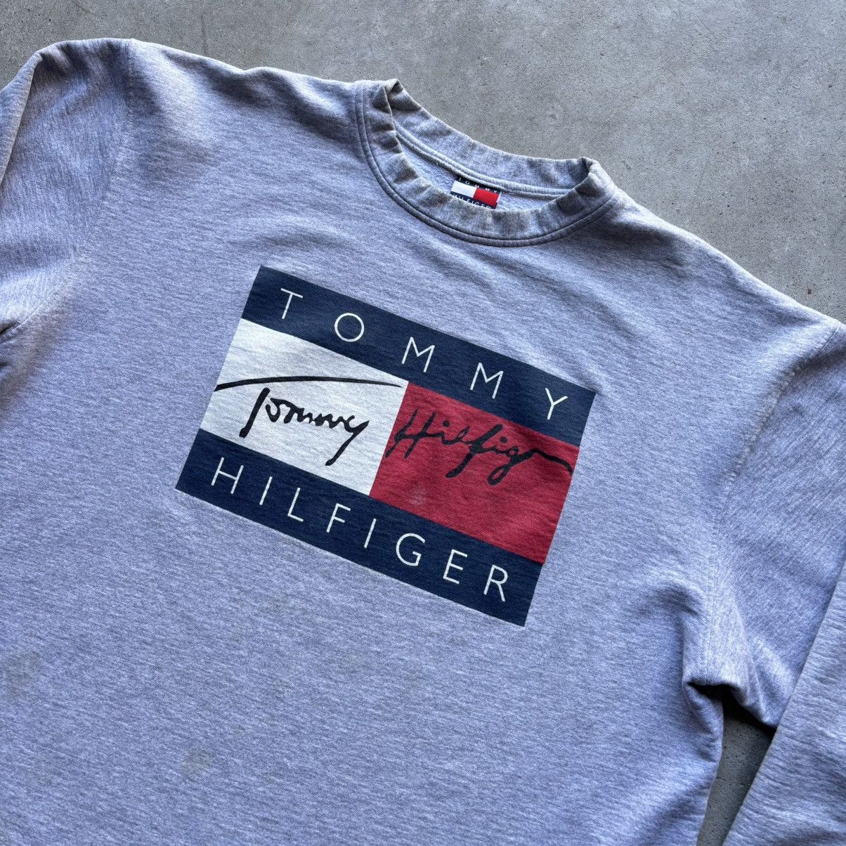 Tommy Hilfiger × Tommy Jeans × Vintage vintage 90s TOMMY HILFIGER Big Flag Logo Spellout sweatshirt Size US XL / EU 56 / 4 - 5 Thumbnail