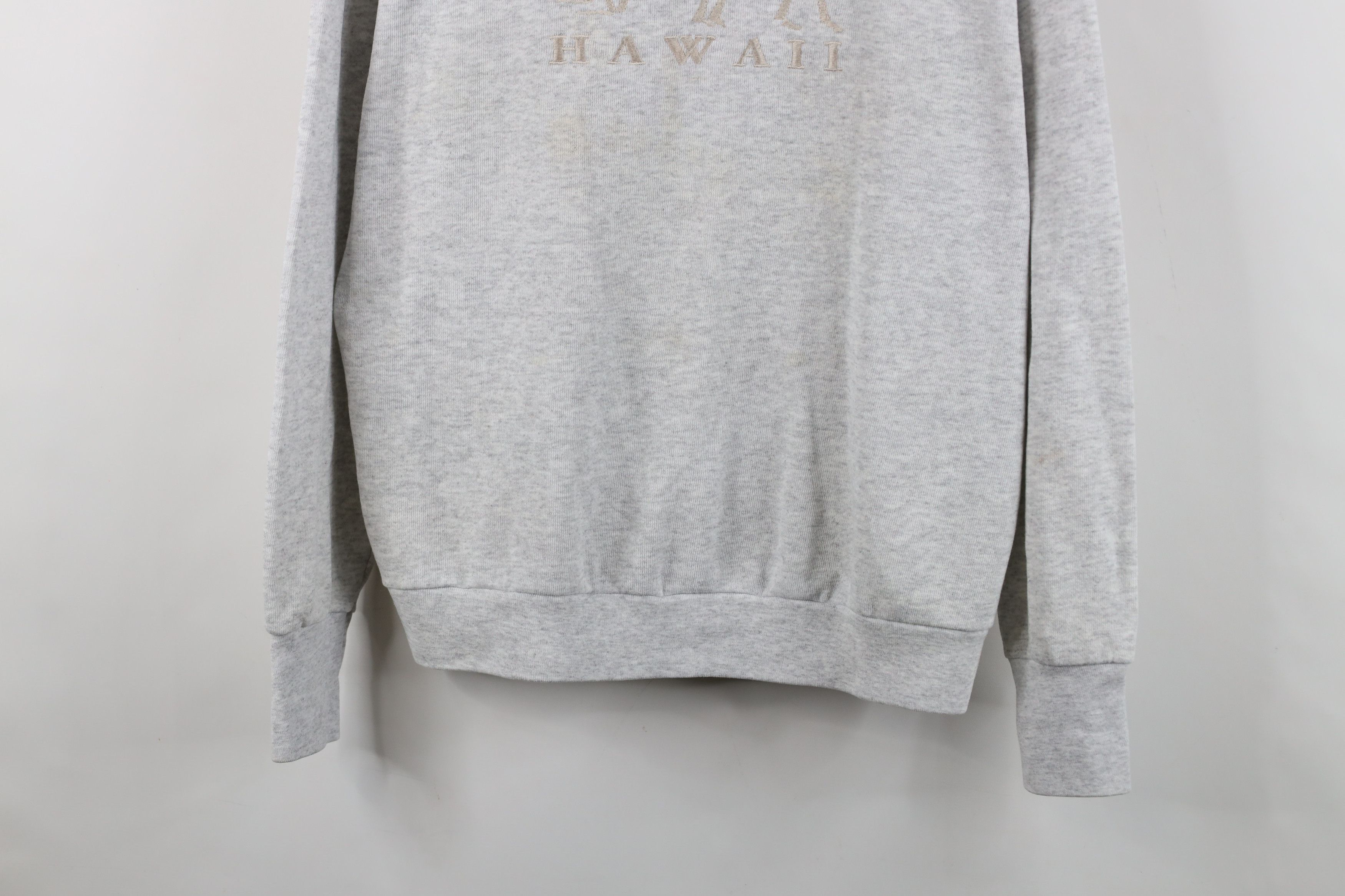 Vintage Vintage 90s Streetwear Hawaii Crewneck Sweatshirt Gray USA Size US L / EU 52-54 / 3 - 3 Thumbnail