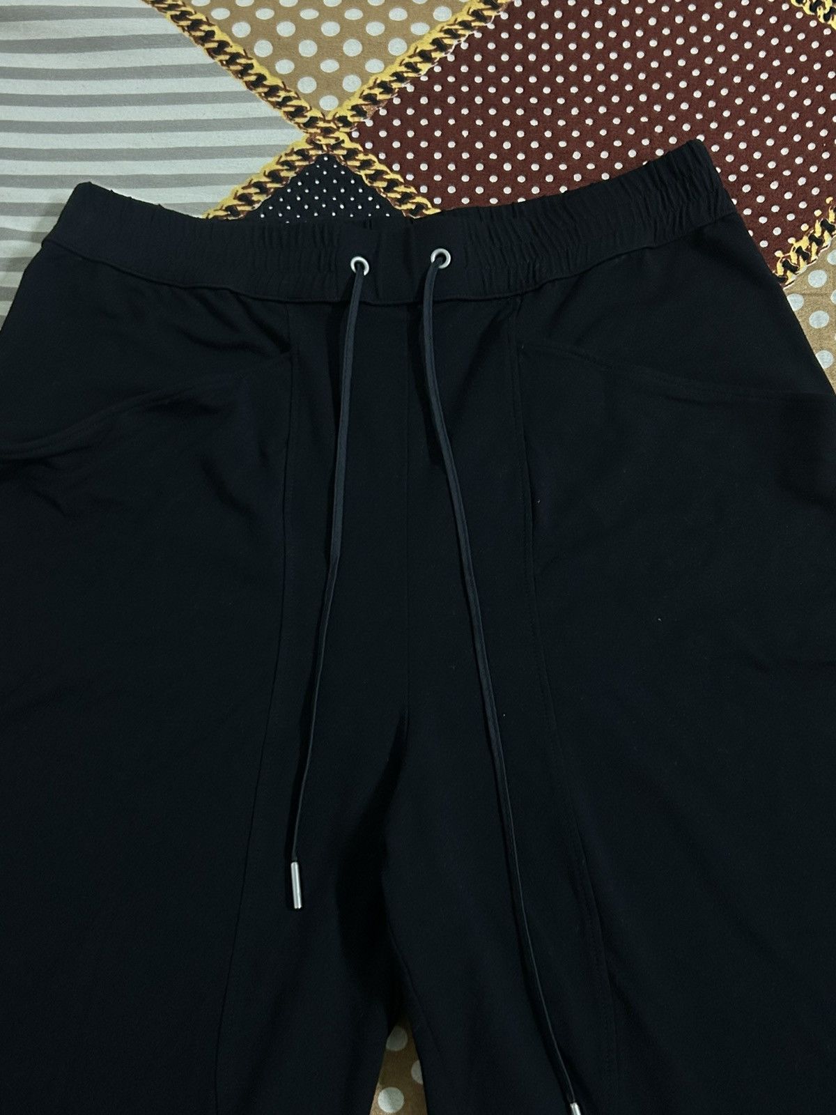 Helmut Lang HELMUT LANG BLACK SWEATSHORT Size 28" / US 6 / IT 42 - 8 Thumbnail