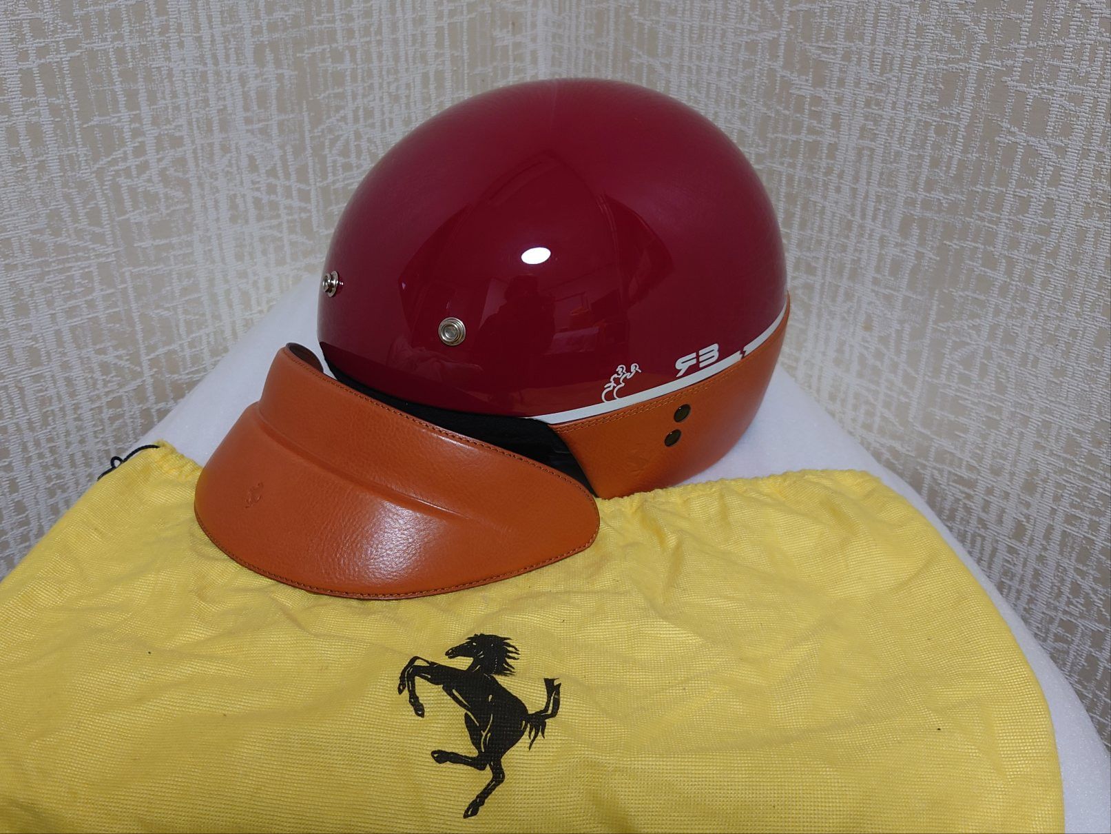 Ferrari Ferrari Schedoni Gruppo Motociclisti Vespa Helmet Vintage Size ONE SIZE - 1 Thumbnail