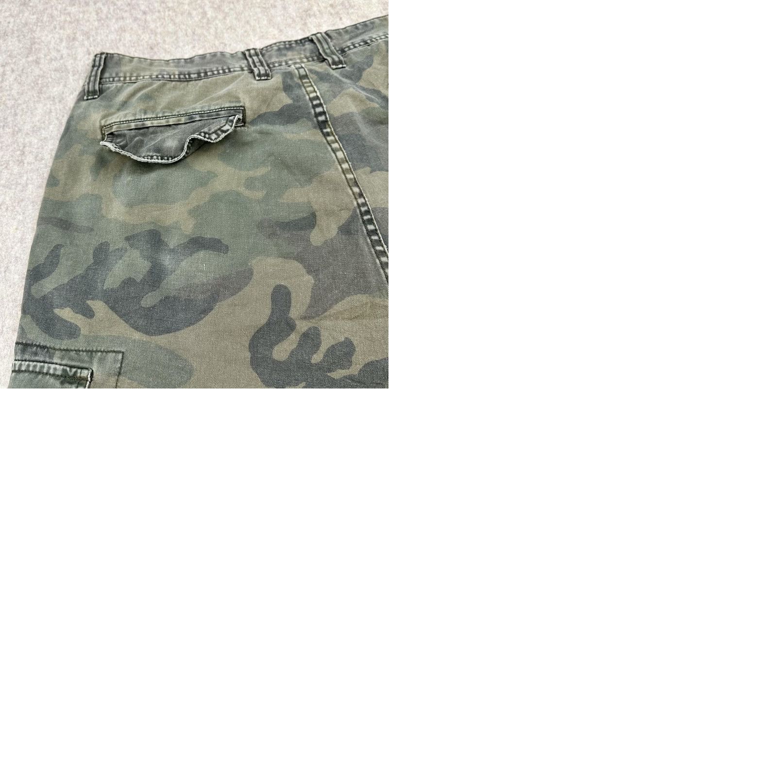 Nautica Vintage Nautica Camo Cargo Shorts Mens 38 Green Army Casual Pants Cargo Short Mens 38 Camouflage Canvas Distressed Pockets (Adult Mens) Size US 38 / EU 54 - 10 Thumbnail