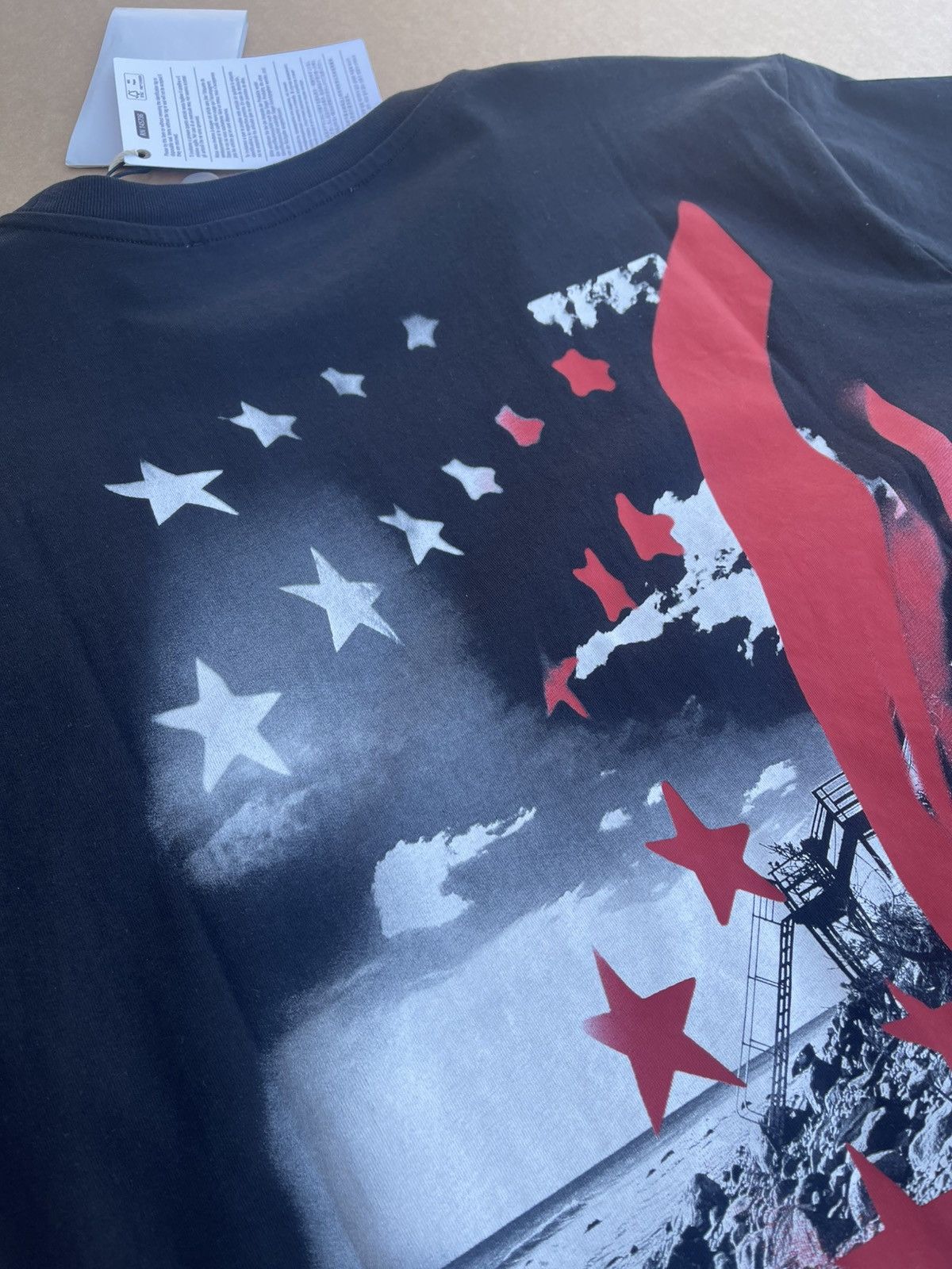 1017 ALYX 9SM Alyx abstract Flag T-shirt sz. XL new with tags Size US XL / EU 56 / 4 - 10 Thumbnail