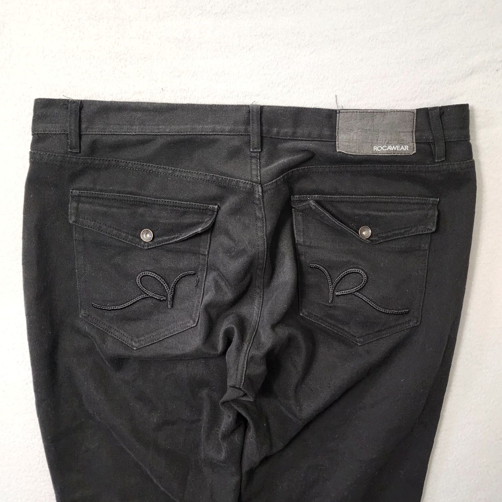 Rocawear VINTAGE Rocawear Baggy Jeans Mens 44 Black Inseam 26 Embroidered Tapered Pocket Skater Flap Styles: Jeans, Regular, Men Size US 44 / EU 60 - 3 Thumbnail