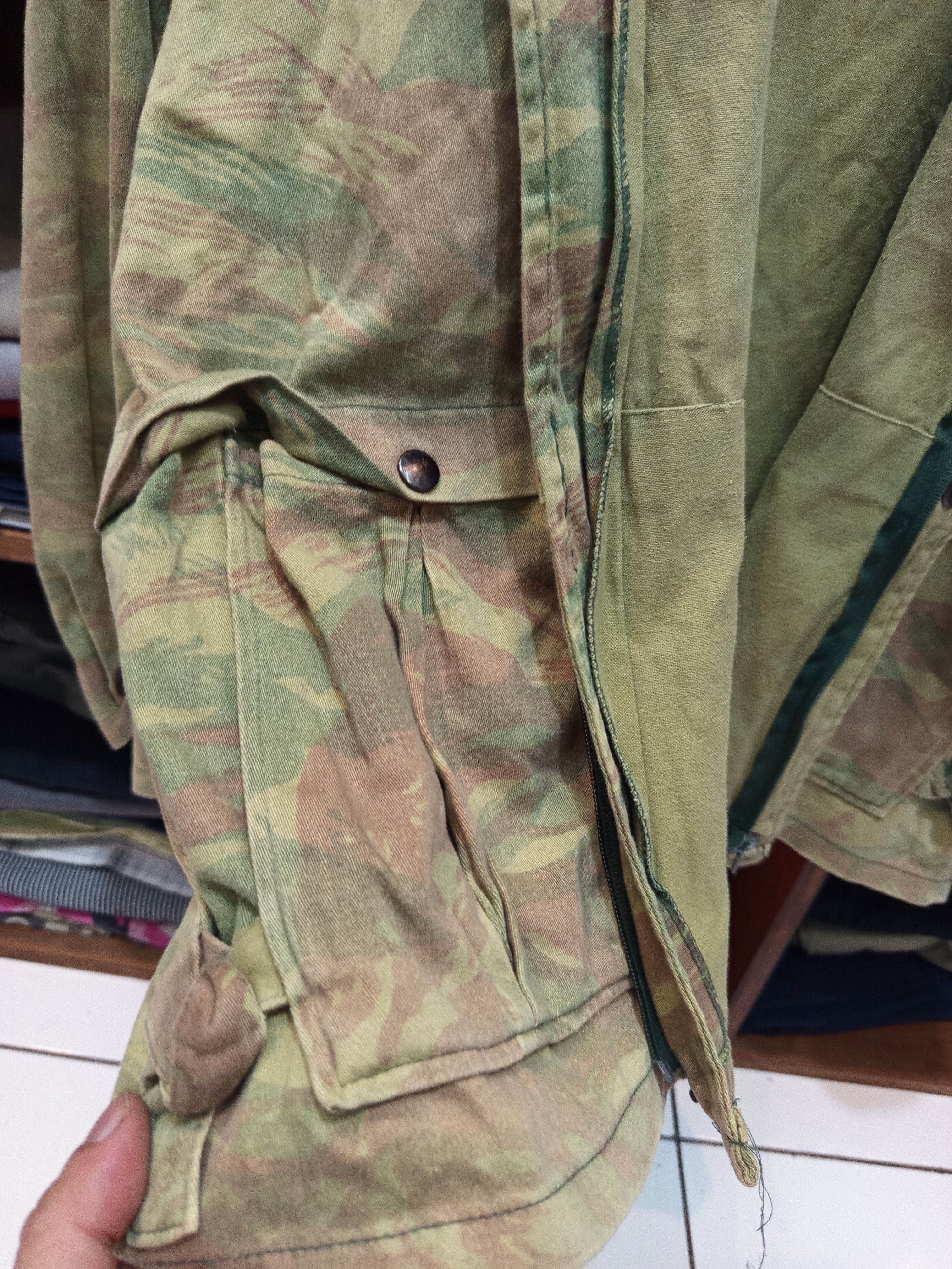 Vintage 1990s Brushstroke Camo Field Jacket Size US L / EU 52-54 / 3 - 9 Thumbnail