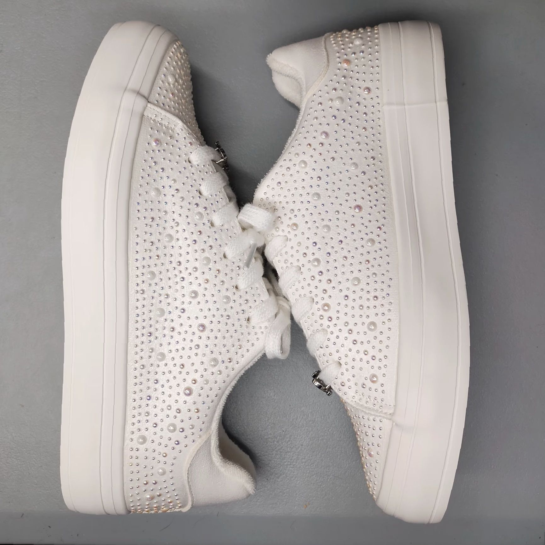 Juicy Couture Juicy Couture Alanis Platform Sneakers Womens US 8.5 White Rhinestone Lace Up NWOB Size 8.5 Womens Footwear White Platform Sneakers Size US 9 / IT 39 - 4 Thumbnail