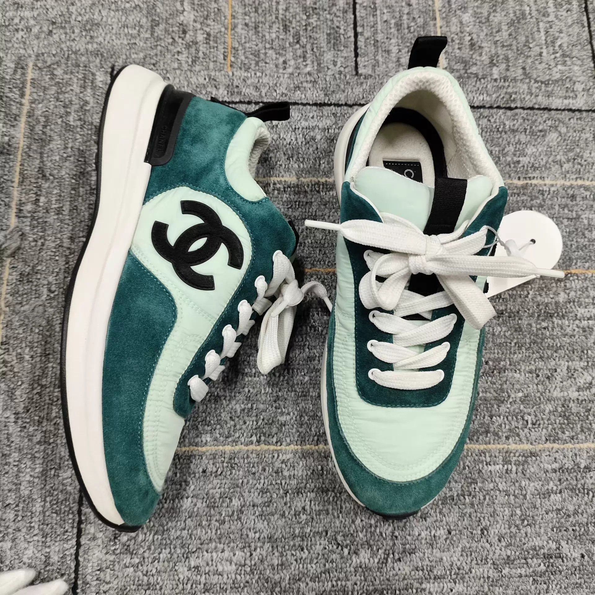 Chanel CHANEL Suede Green Sneakers Size 37.5 Size US 7 / IT 37 - 1 Thumbnail