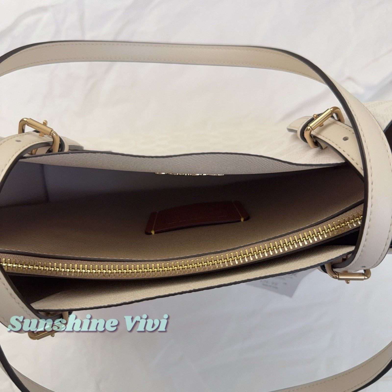 Coach NWT Coach Mollie Tote Bag Large Signature CV967 White /Chalk Size ONE SIZE - 7 Thumbnail
