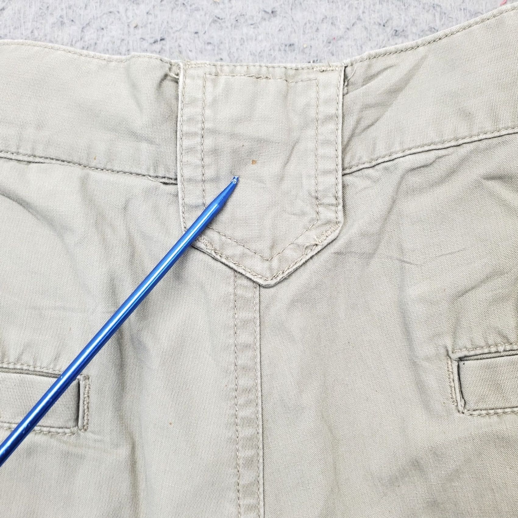 Vintage Columbia Men's Cargo Shorts 38 Tan Pleated Utility Pocket Elastic Waist Casual Shorts Size US 38 / EU 54 - 6 Thumbnail