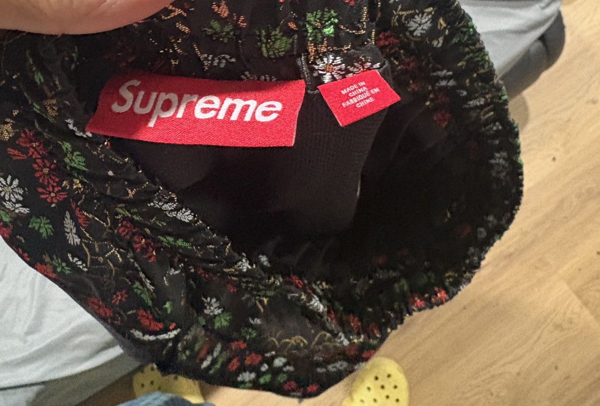 Supreme Supreme floral jacquard shorts Size US 32 / EU 48 - 4 Thumbnail