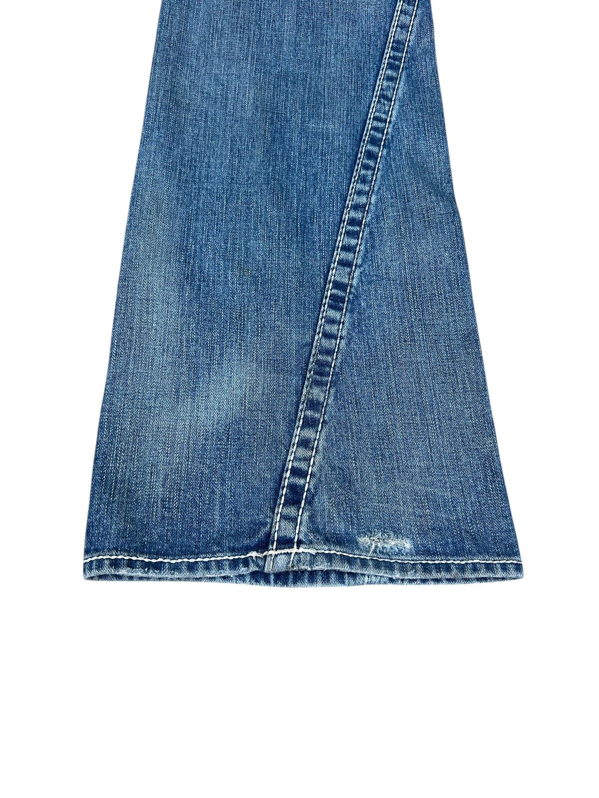 True Religion VTG Y2K True Religion Joey Big T Distress Denim Flare Jeans Size US 30 / EU 46 - 17 Thumbnail