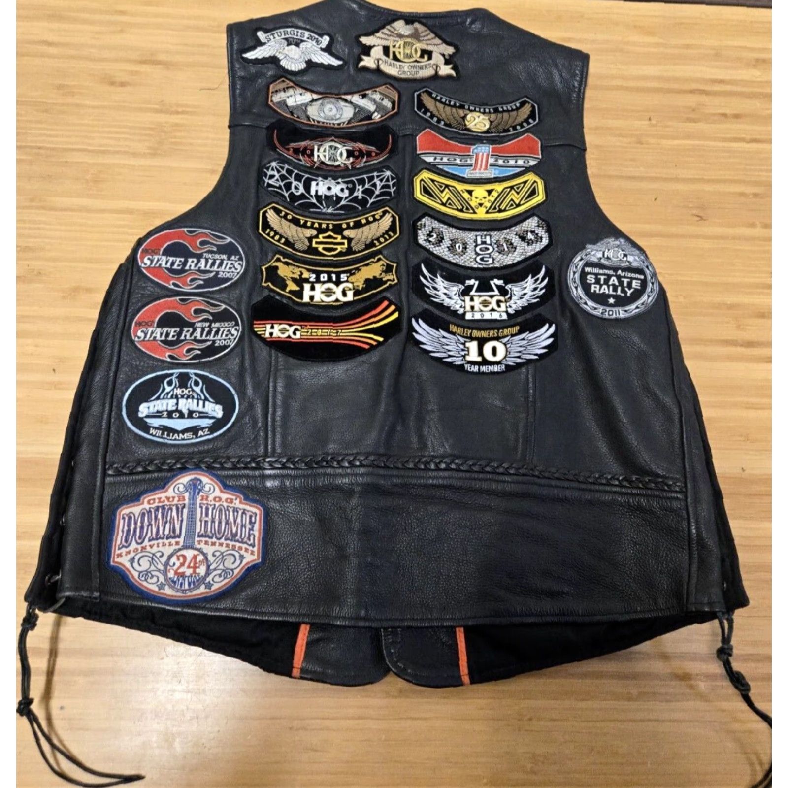 Harley Davidson VINTAGE Harley-Davidson Leather Biker Vest 2XL Men Black Pins & Patches Lining Leather Shirt? Size US XXL / EU 58 / 5 - 7 Thumbnail