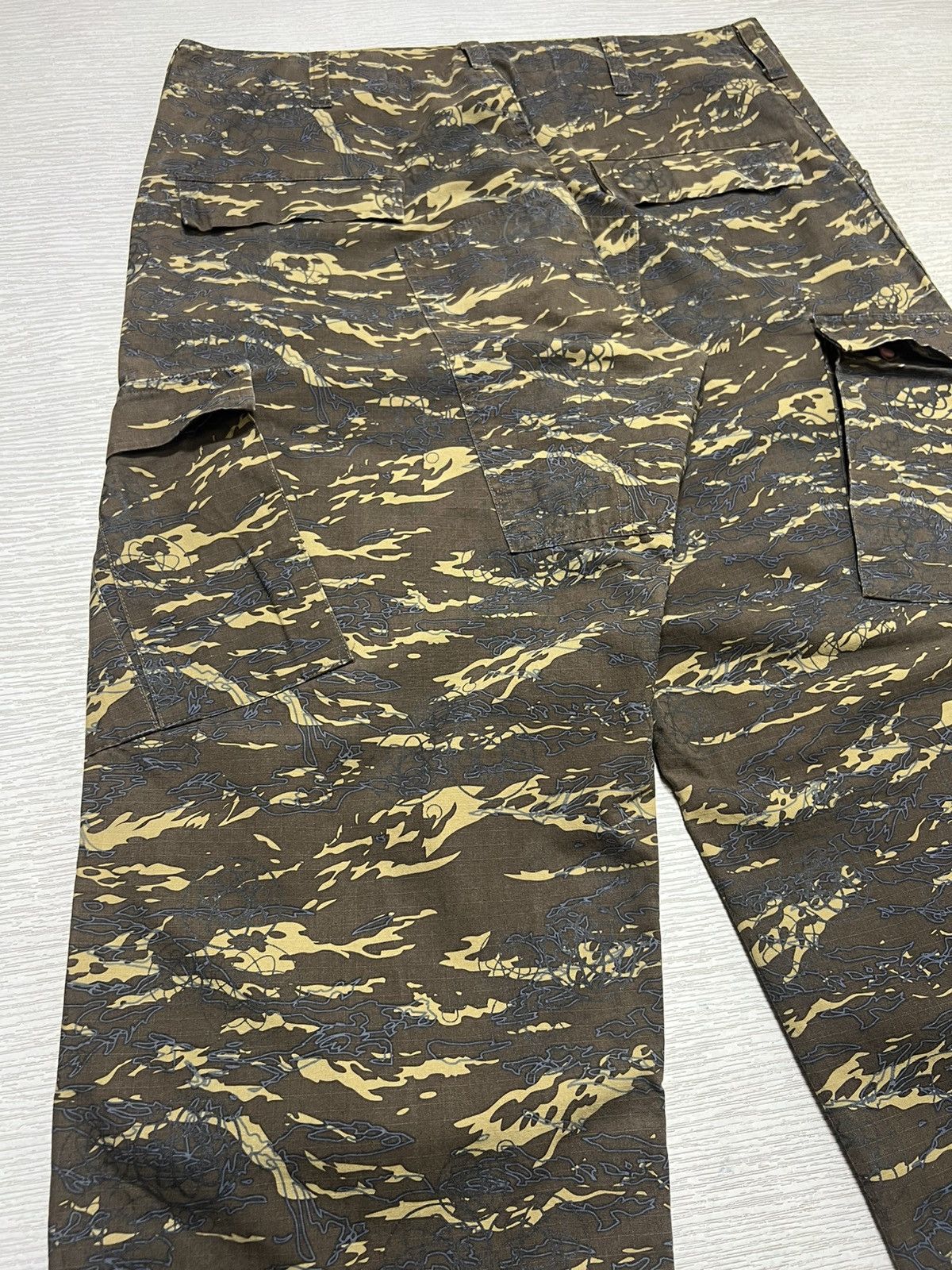 Futura Futura Laboratories - AOP Tiger Camouflage Cargo Pants Size US 34 / EU 50 - 12 Thumbnail