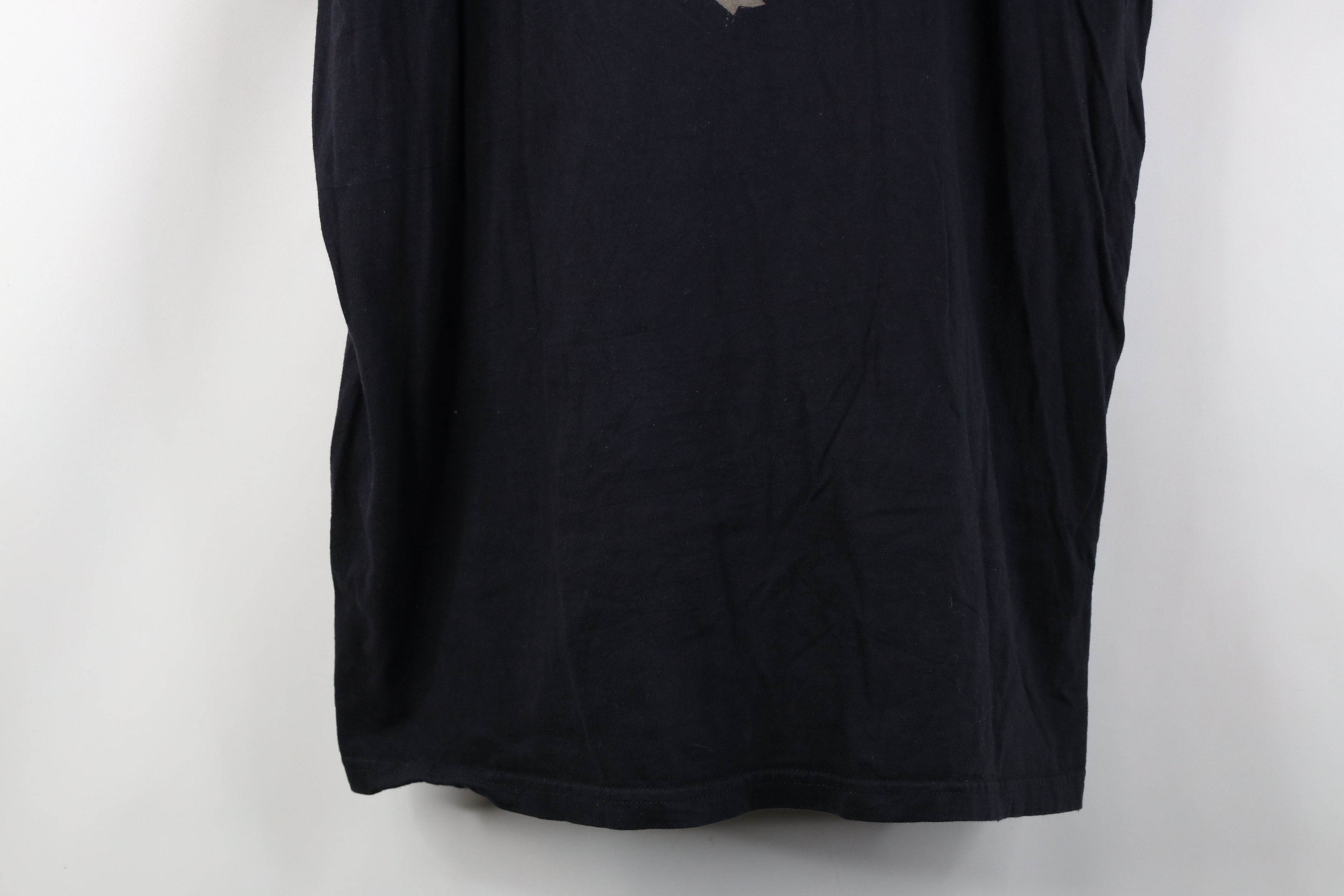 Vintage Vintage 2008 Dark Horse Comics Mike Mignola Hellboy T-Shirt Size US XL / EU 56 / 4 - 3 Thumbnail