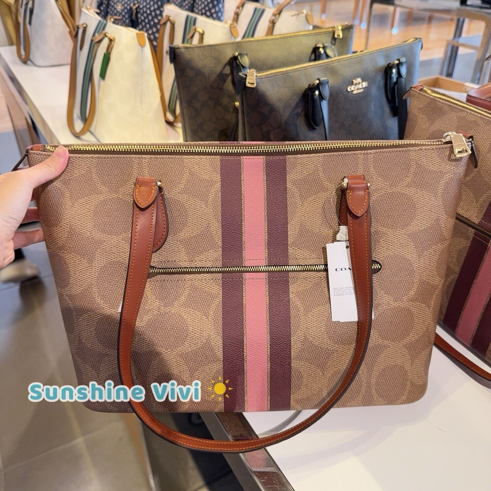 Coach NWT Bundle Coach Gallery Tote Bag CBM18 & 77840 Cherry Charm Size ONE SIZE - 8 Thumbnail