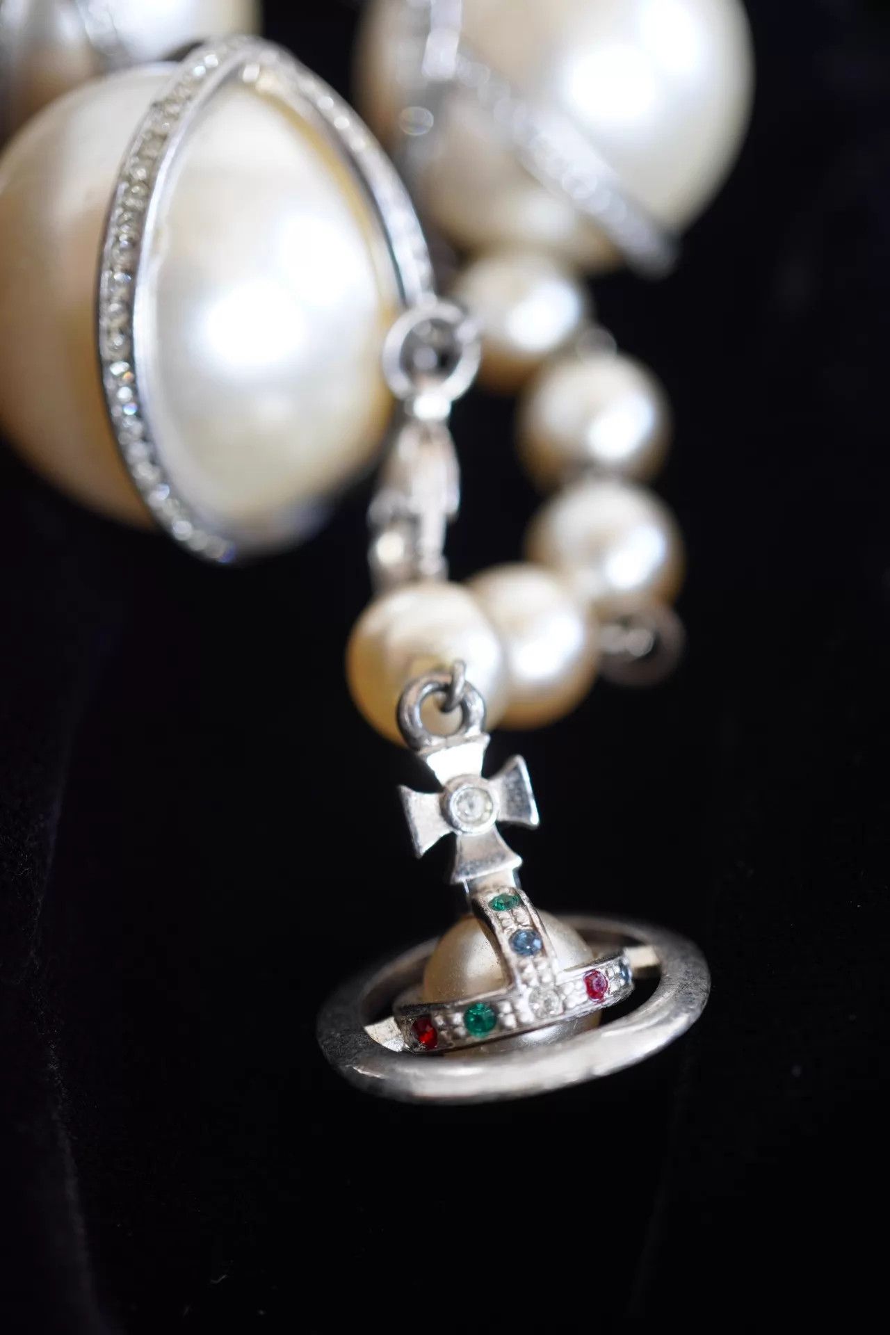 Vivienne Westwood Vivienne Westwood 1999 Giant Pearl Bracelet Worn Size ONE SIZE - 4 Thumbnail