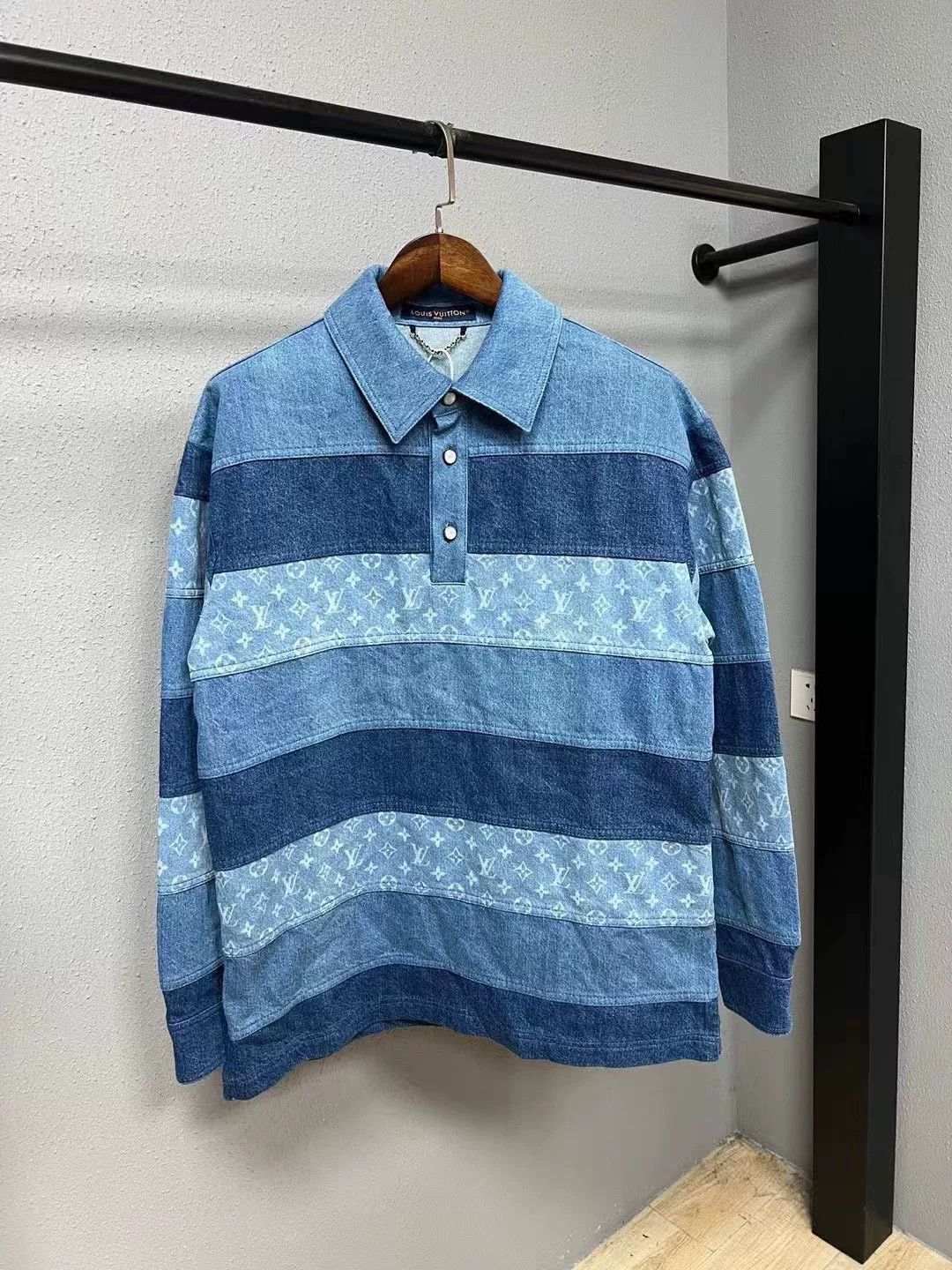 Louis Vuitton Louis Vuitton Blue Logo Stripe Denim Jacket Size XS / US 0-2 / IT 36-38 - 1 Thumbnail