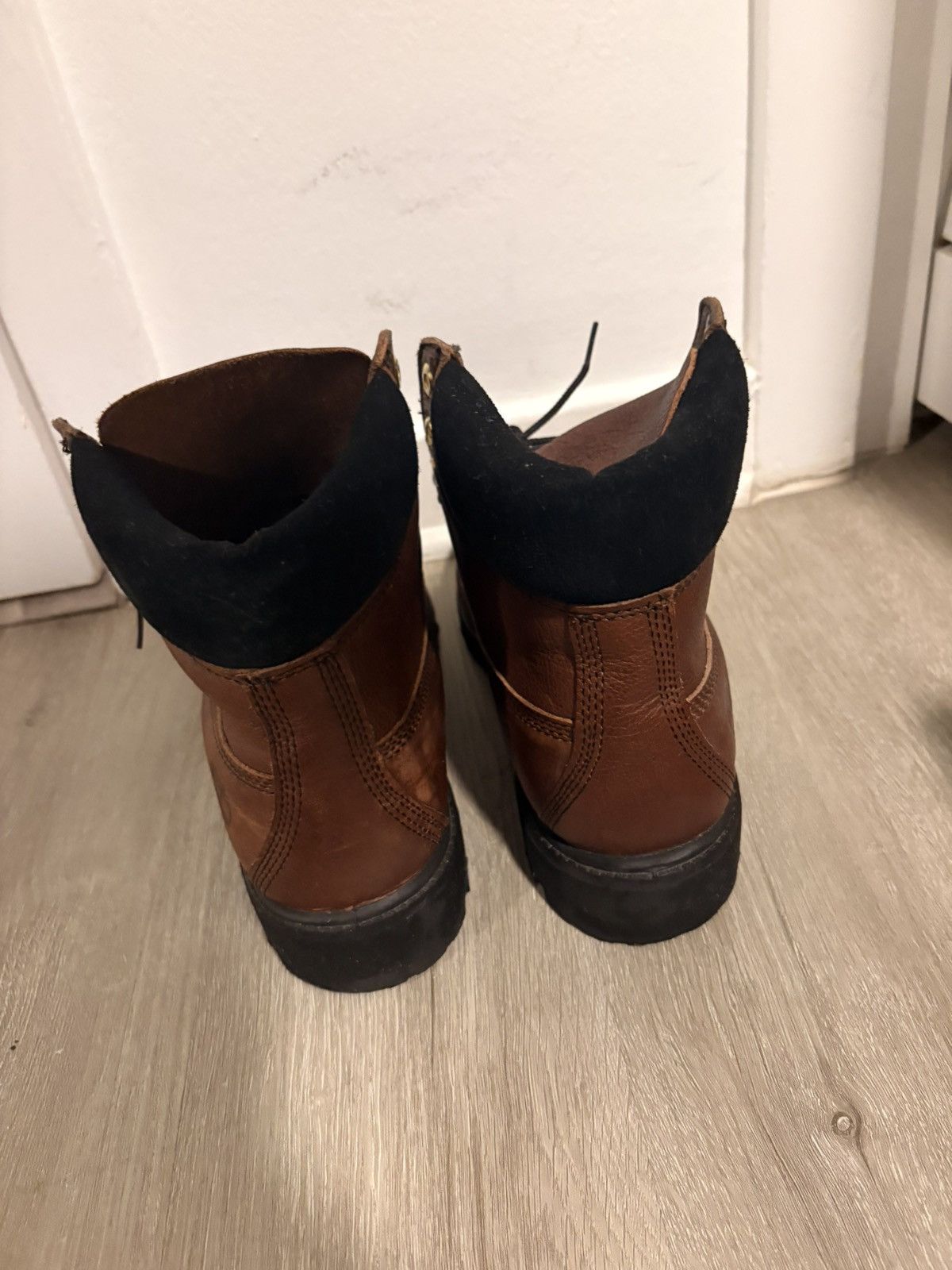 Timberland Timberland 6 Inch Boots Size US 9.5 / EU 42-43 - 3 Thumbnail