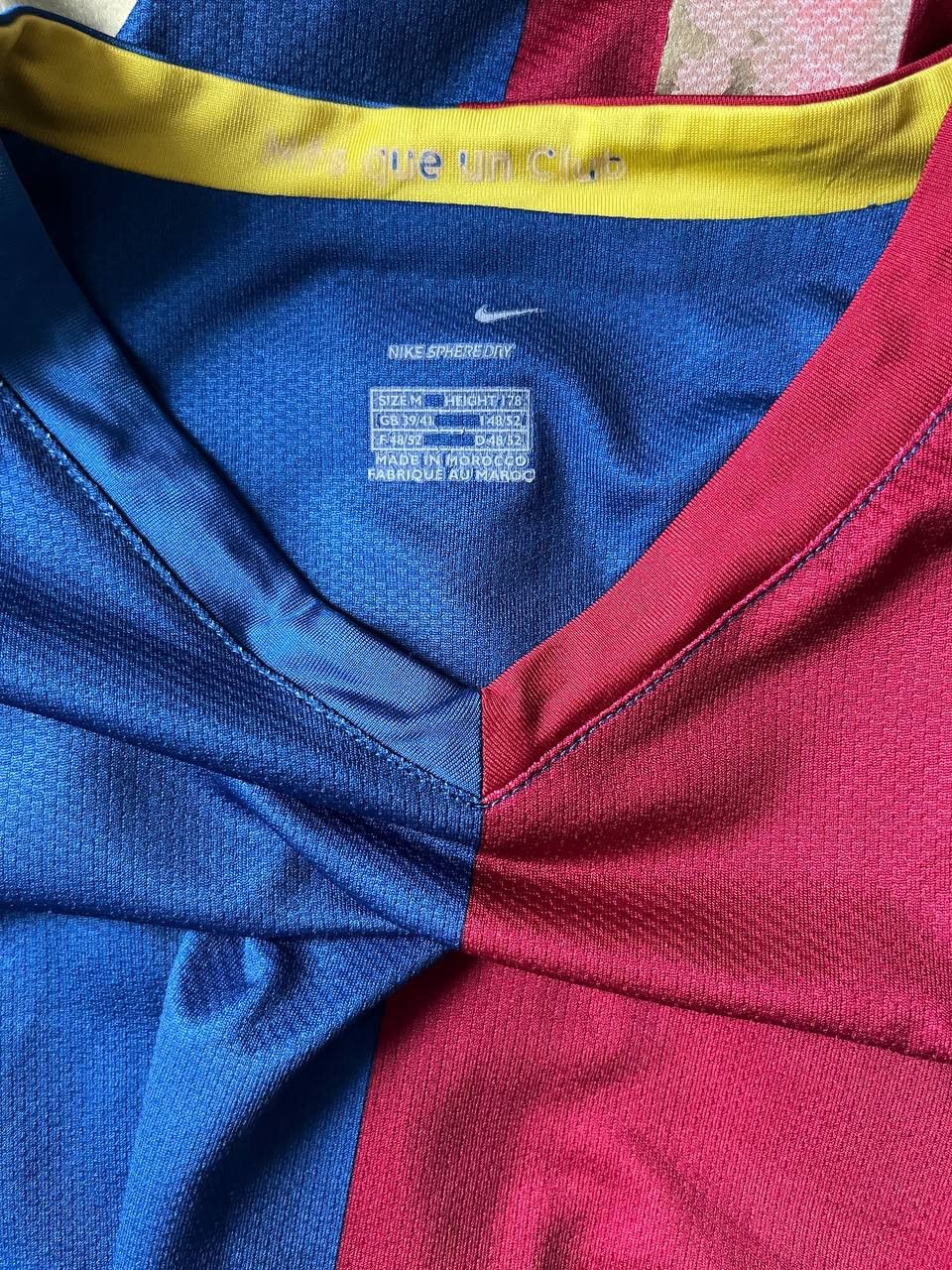 Nike football shirt Barcelona MESSI Size US M / EU 48-50 / 2 - 3 Thumbnail