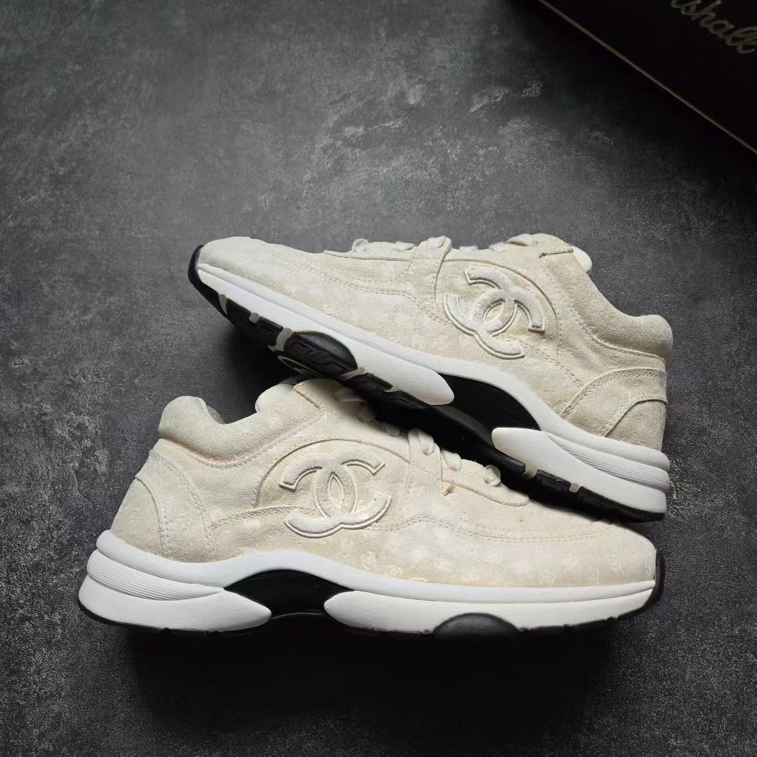 Balenciaga Balenciaga Gold Lowtop Sneakers 39 Women Size US 8.5 / IT 38.5 - 1 Thumbnail