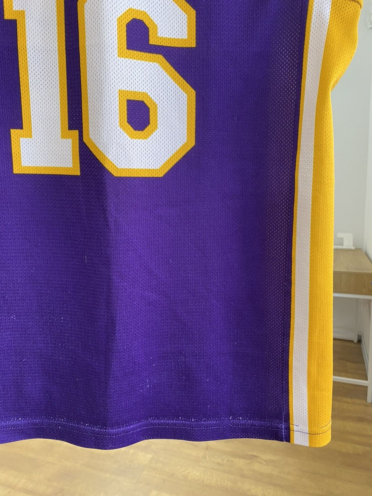 Champion Vintage champion Lakers NBA Jersey 16 Gasol ! Size US S / EU 44-46 / 1 - 5 Thumbnail